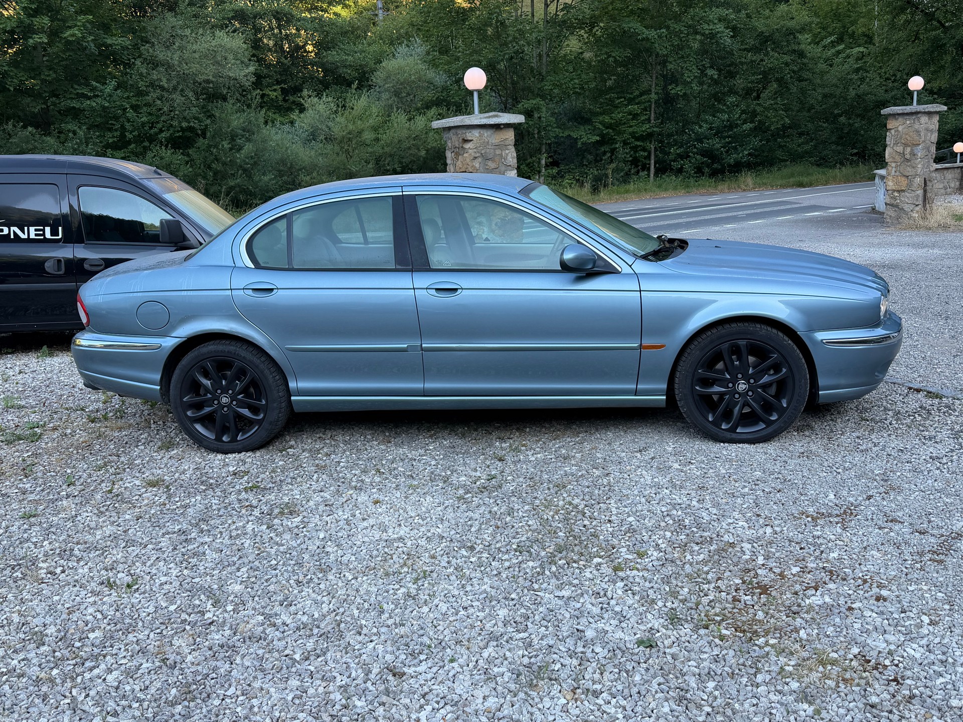 JAGUAR X-Type 3.0 V6 Traction4 Executive-image-3