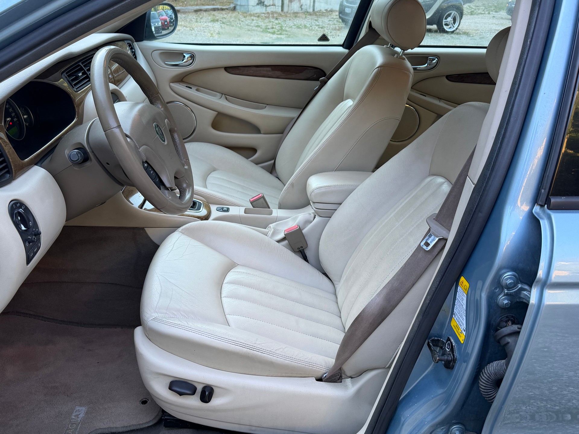 JAGUAR X-Type 3.0 V6 Traction4 Executive-image-7