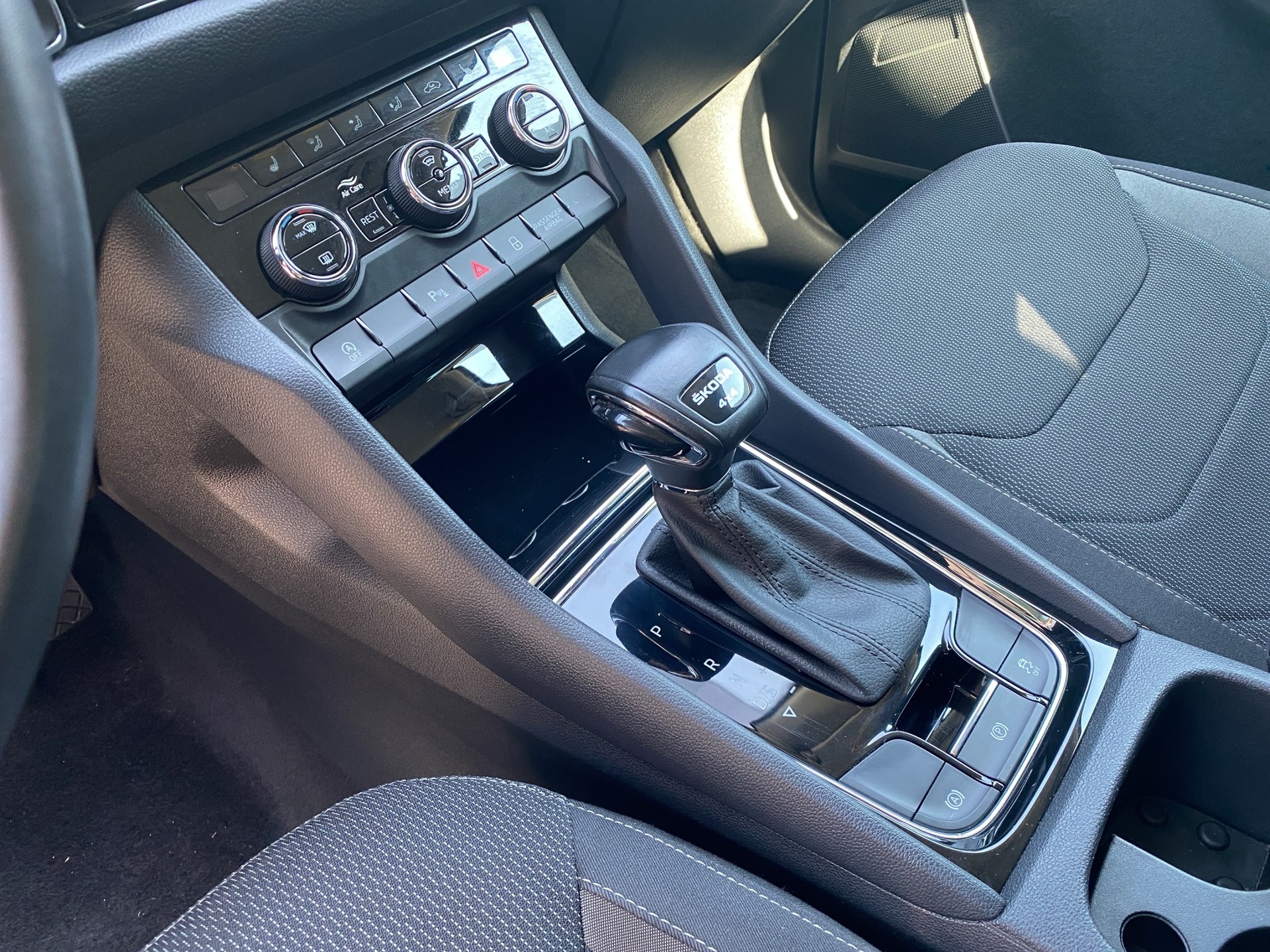 SKODA Kodiaq 2.0 TDI CR Ambition 4x4 DSG-image-14