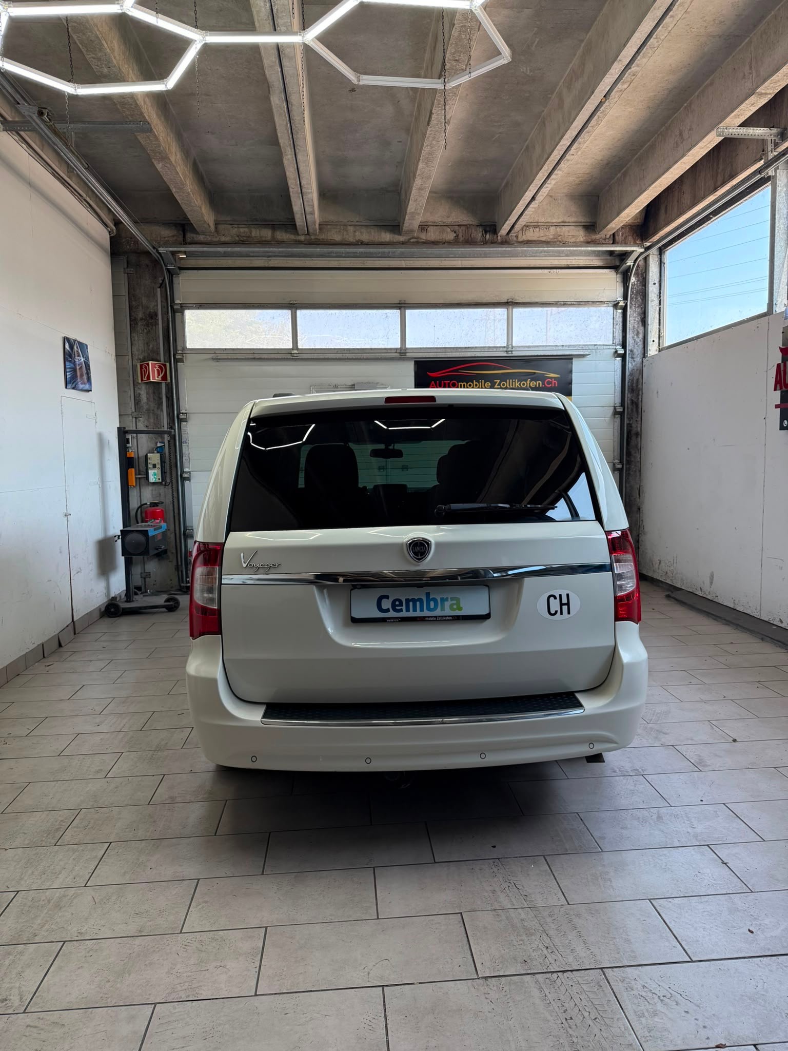 LANCIA Voyager 2.8D Gold Automatic-image-8