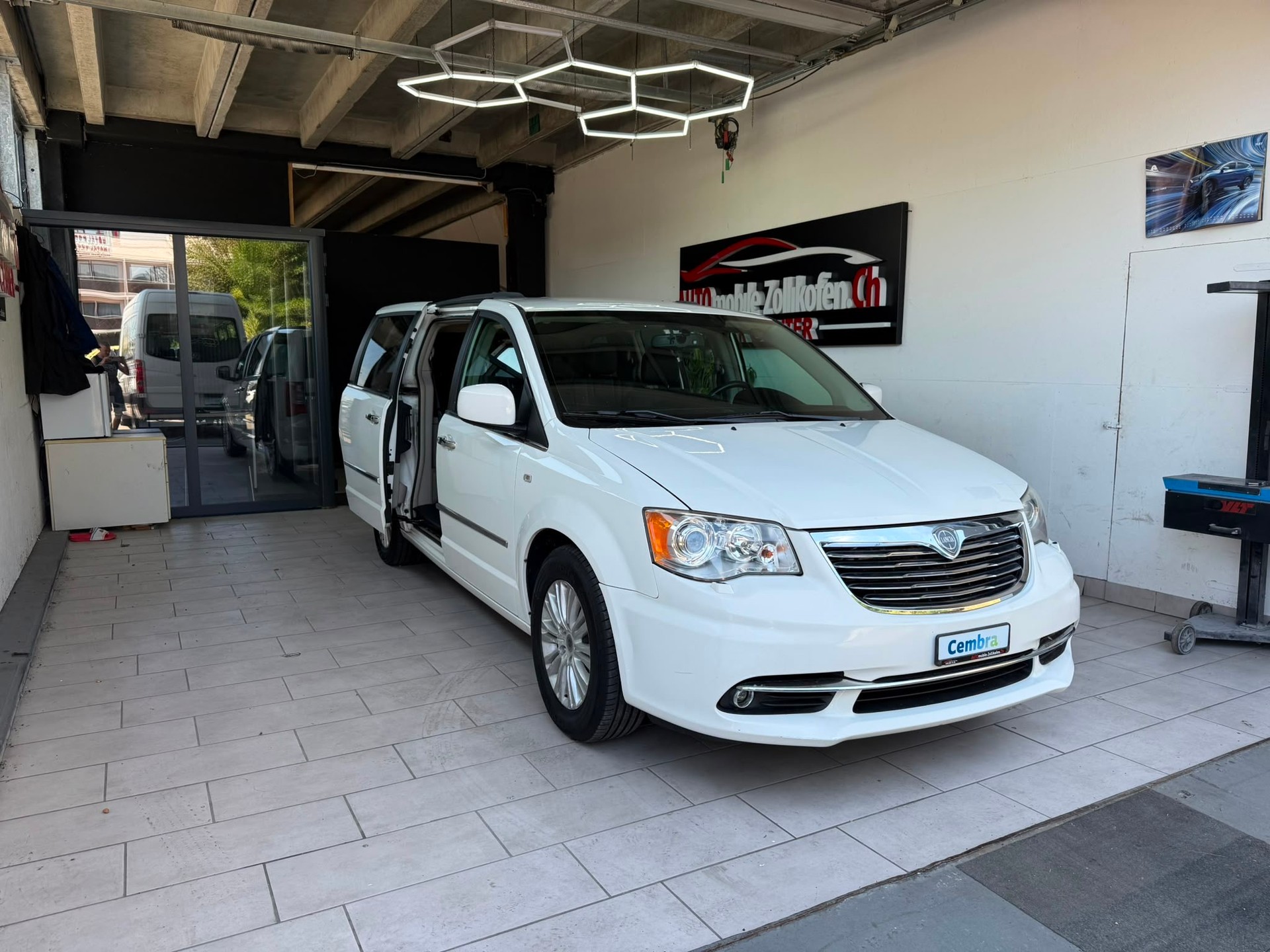 LANCIA Voyager 2.8D Gold Automatic