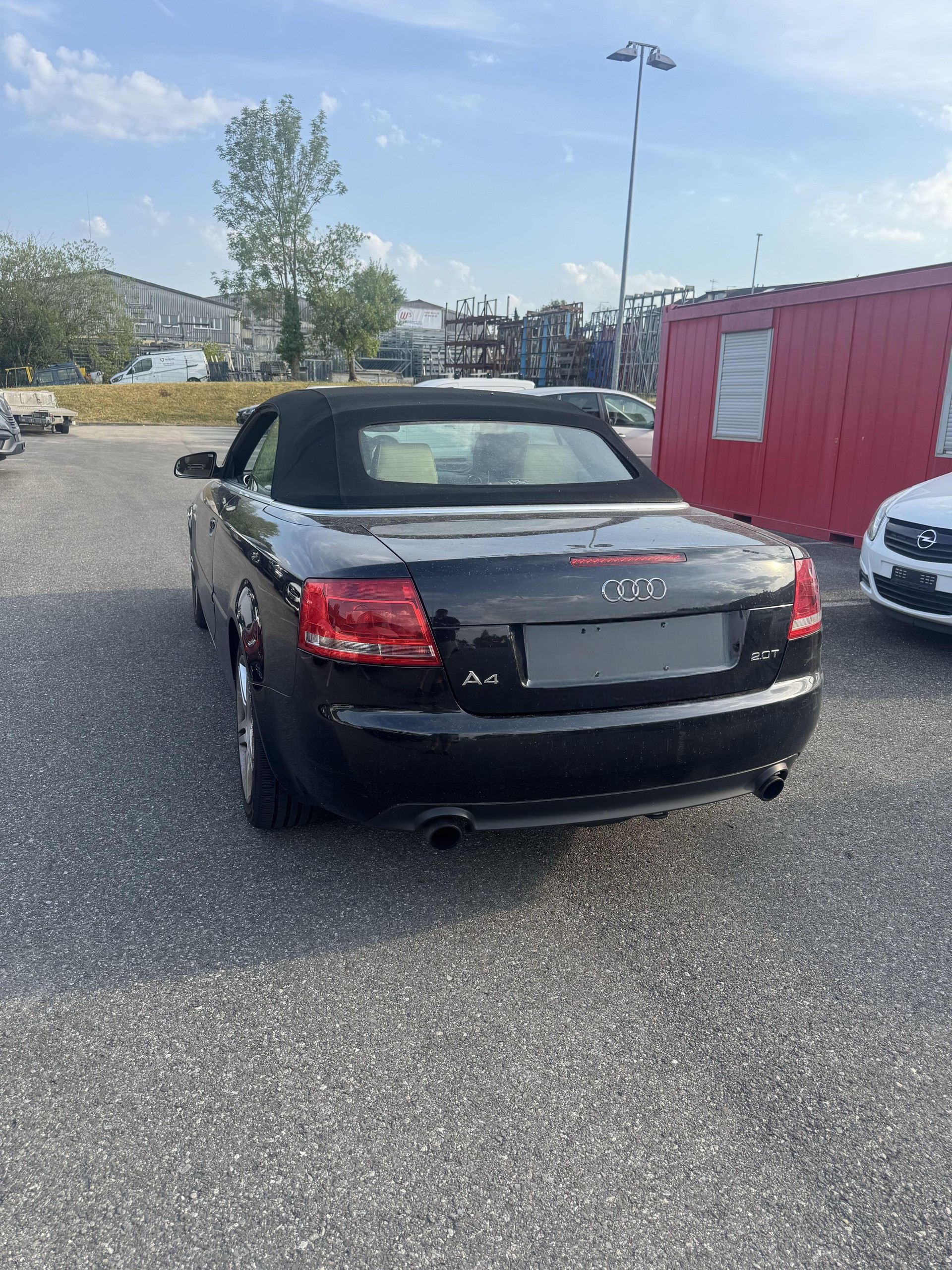 AUDI A4 Cabriolet 2.0T FSI multitronic-image-2