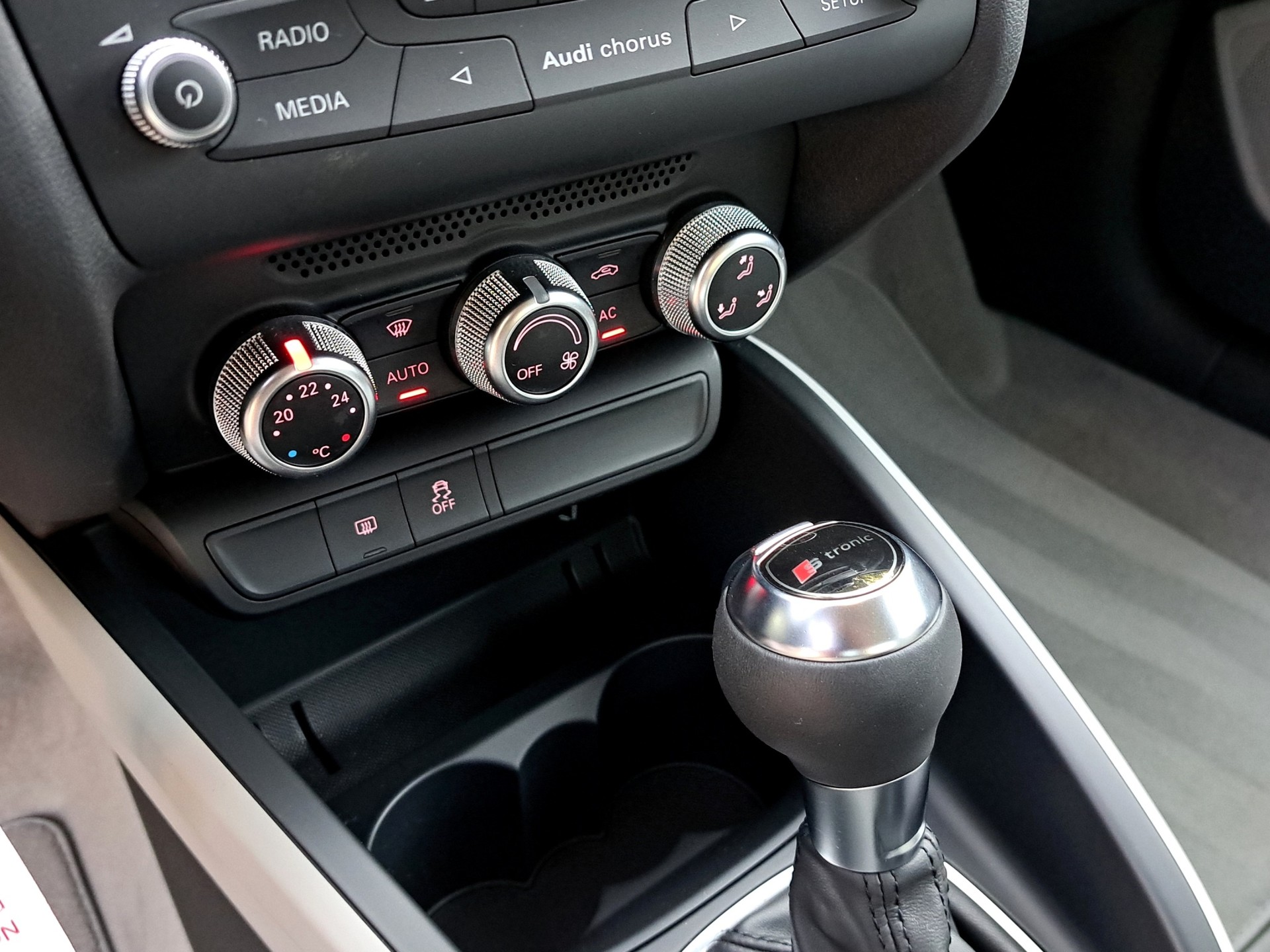 AUDI A1 1.4 TFSI Attraction S-tronic *1. Hand, 13'000km*-image-11