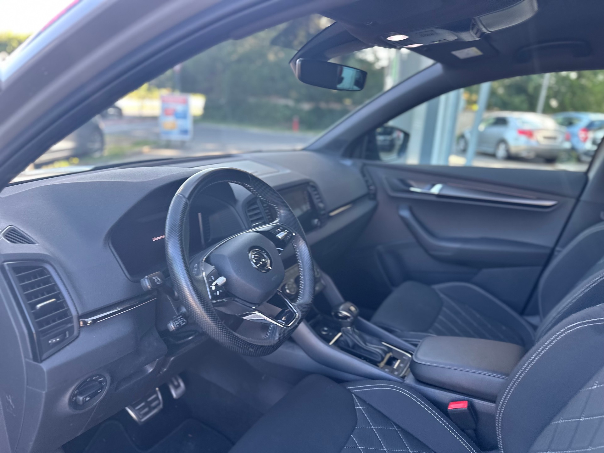 SKODA Karoq 1.5 TSI ACT SportLine DSG-image-8