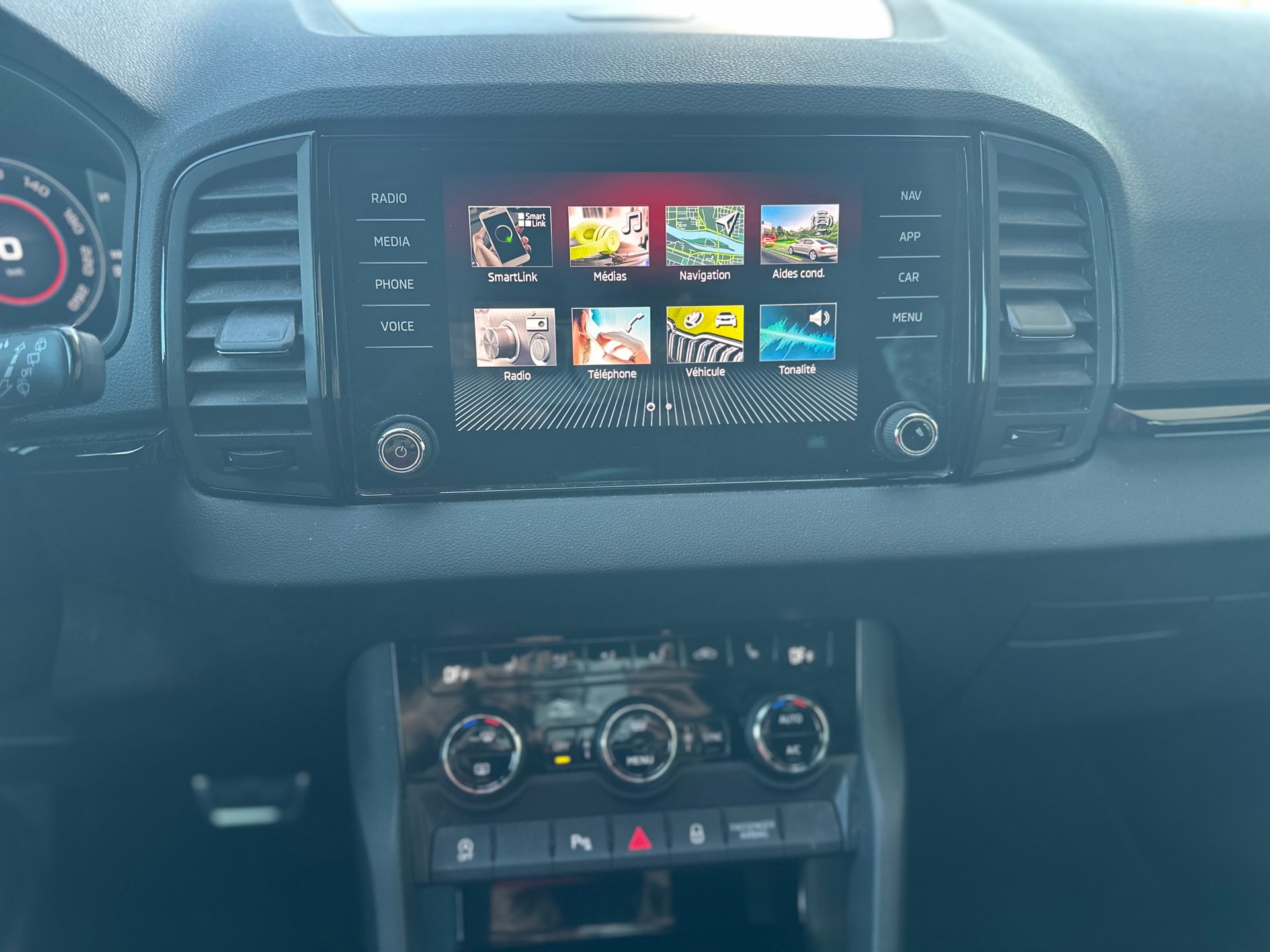 SKODA Karoq 1.5 TSI ACT SportLine DSG-image-14
