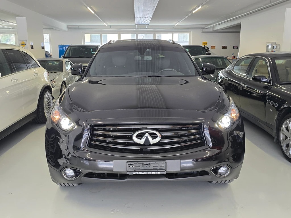 INFINITI QX70 3.7 S Premium AWD Automatic-image-2