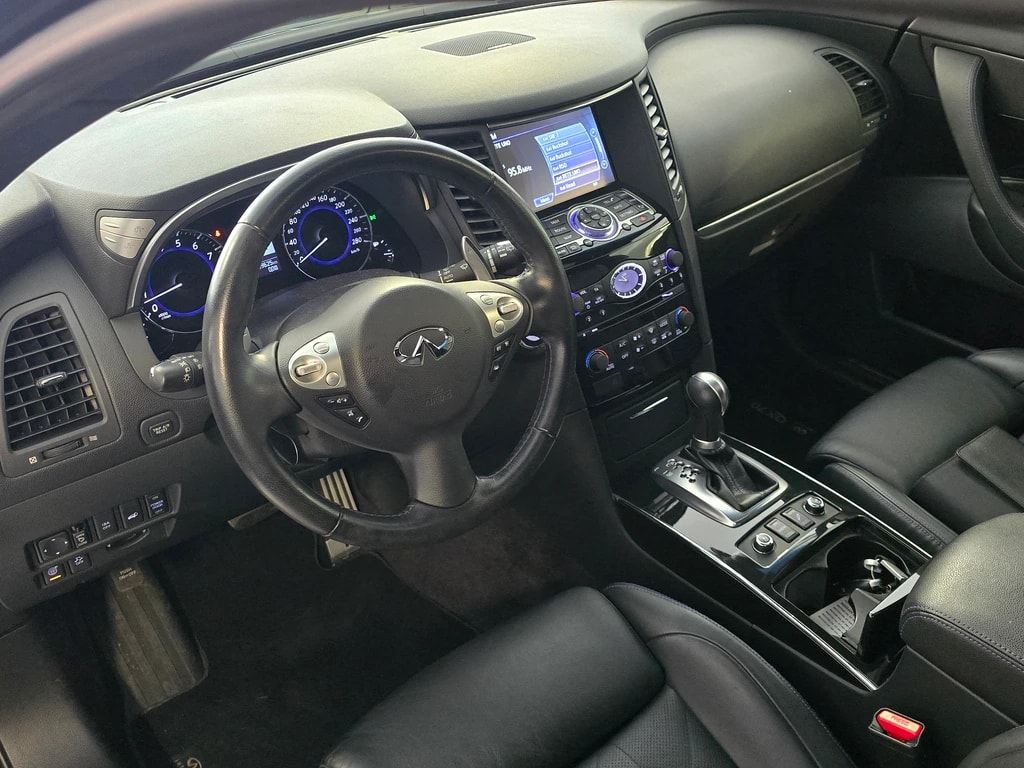 INFINITI QX70 3.7 S Premium AWD Automatic-image-6