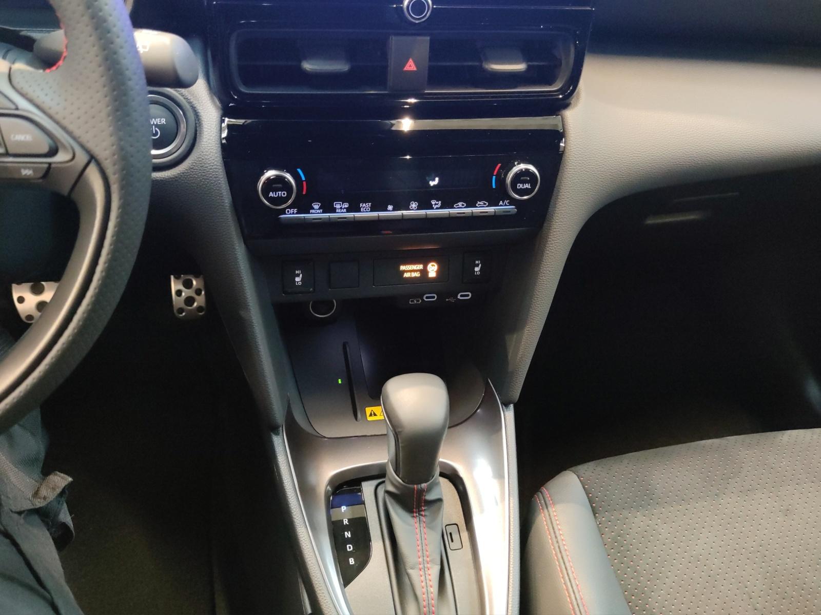 TOYOTA Yaris Cross 1.5 VVT-i HSD GR Sport-image-14