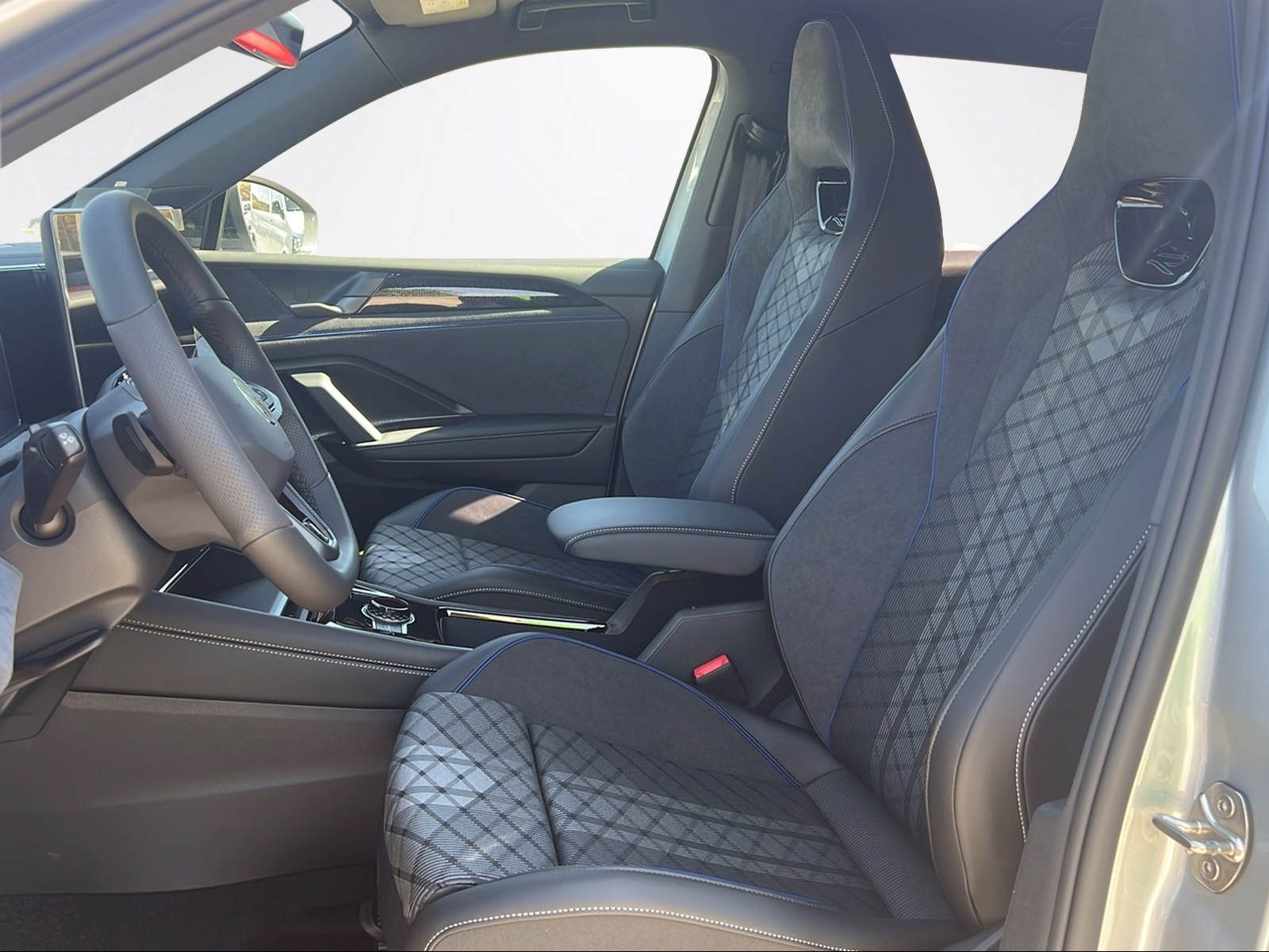 VW Tiguan 1.5 TSI evo2 mHEV R-Line DSG-image-8