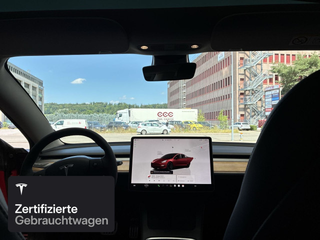 TESLA Model 3 Performance-image-14