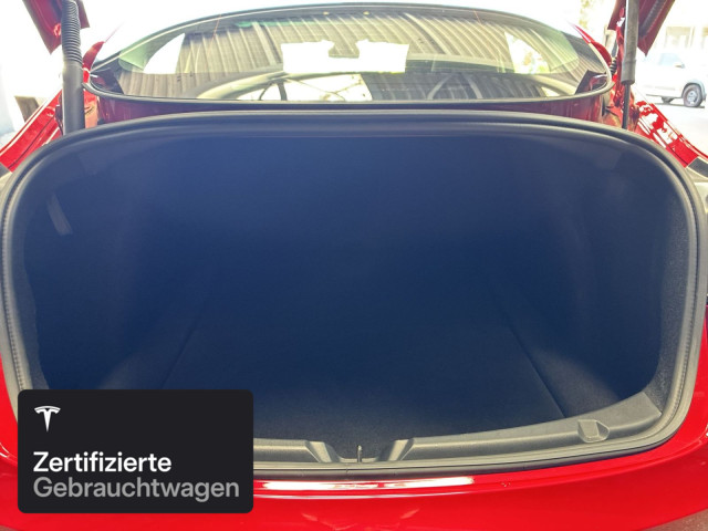 TESLA Model 3 Performance-image-15