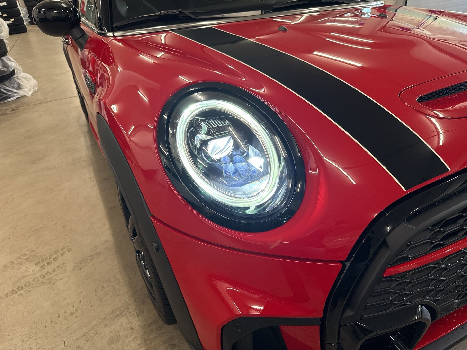 MINI Cooper John Cooper Works Cabriolet Steptronic-image-16