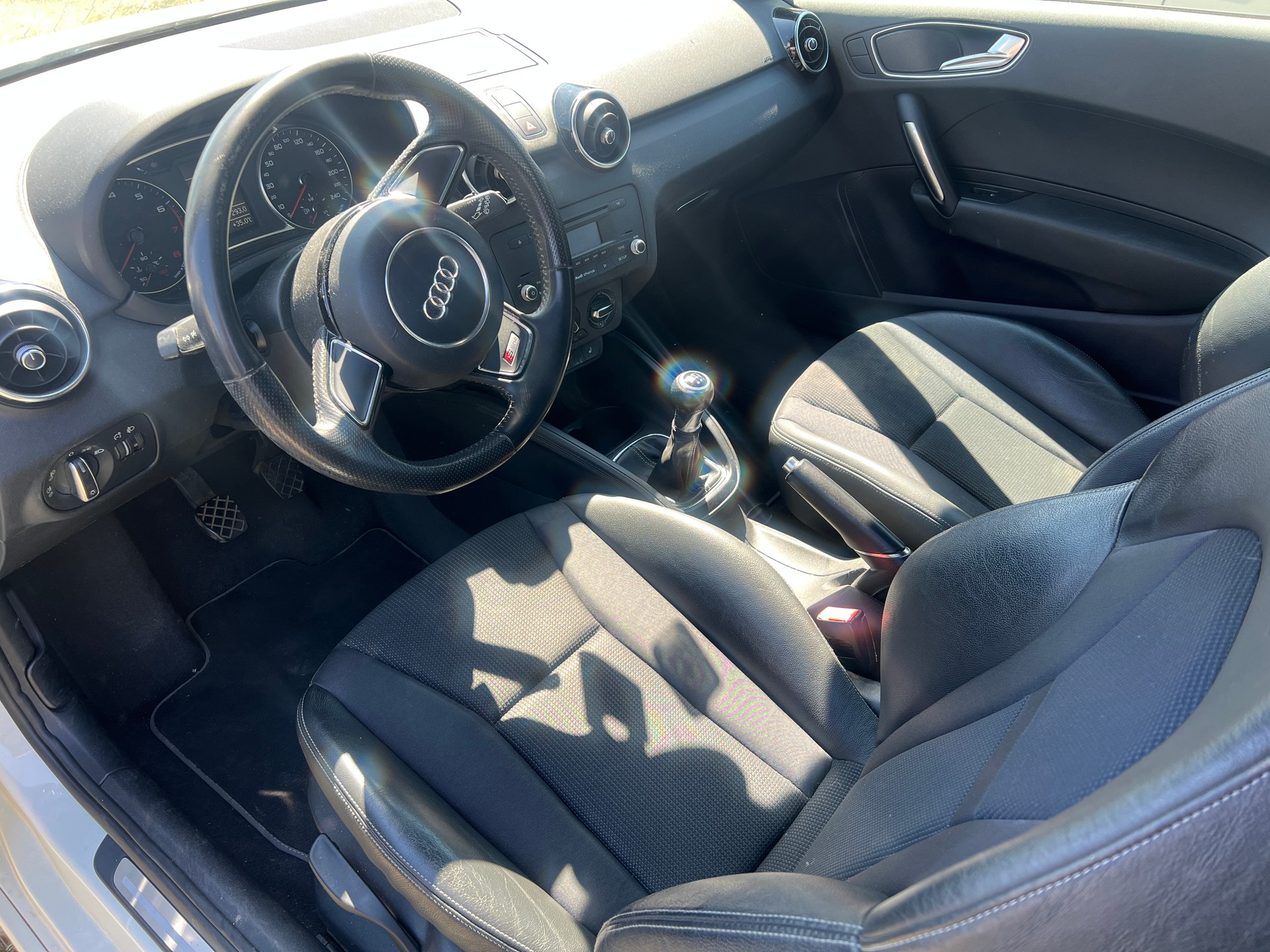 AUDI A1 1.4 TFSI Ambition-image-3