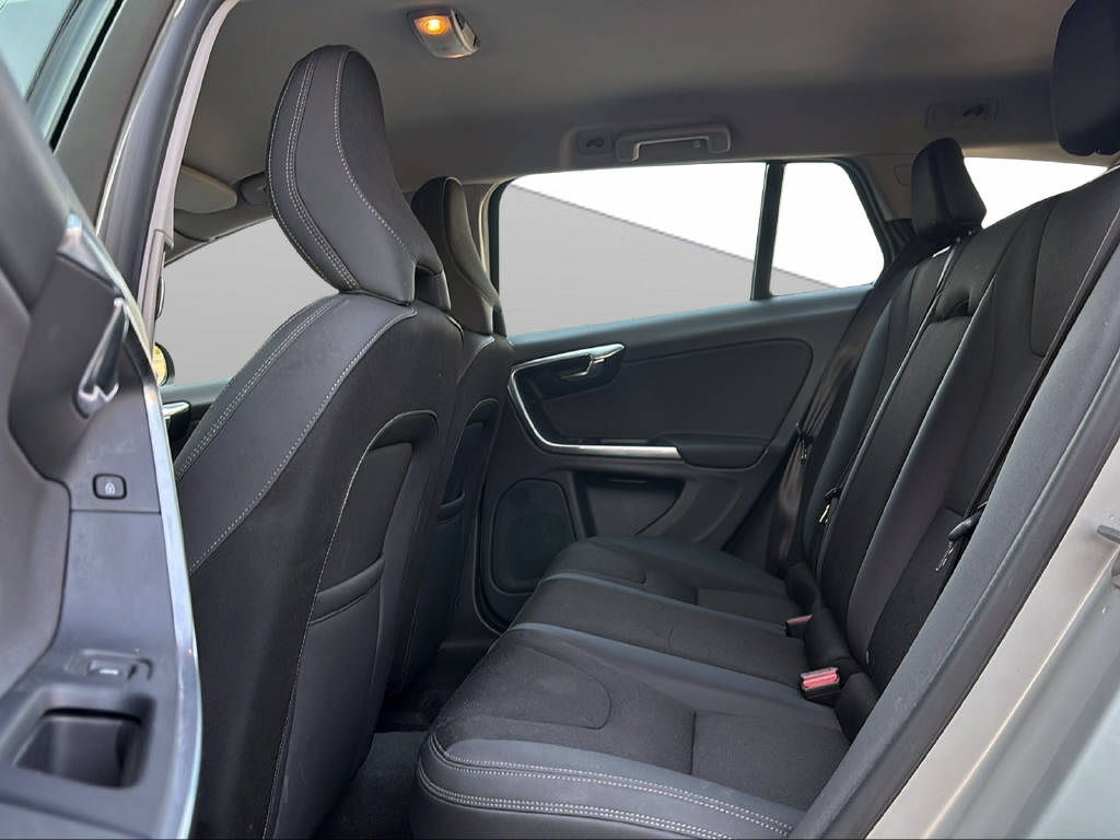 VOLVO V60 2.0 D4 Momentum S/S-image-11
