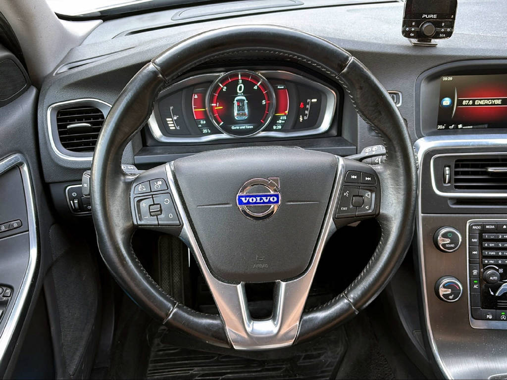 VOLVO V60 2.0 D4 Momentum S/S-image-7