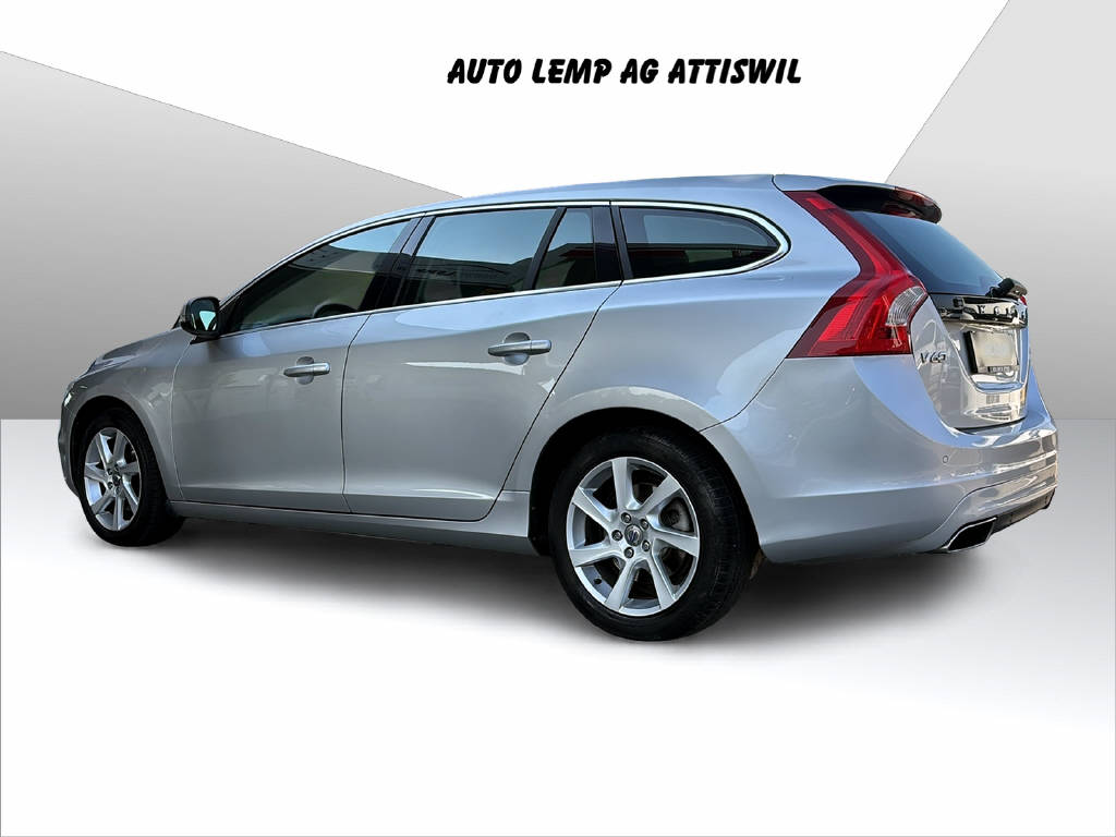VOLVO V60 2.0 D4 Momentum S/S-image-2