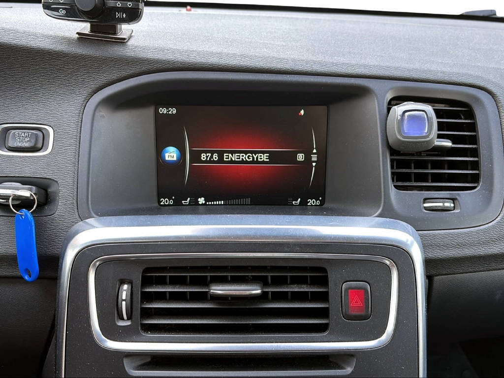 VOLVO V60 2.0 D4 Momentum S/S-image-8