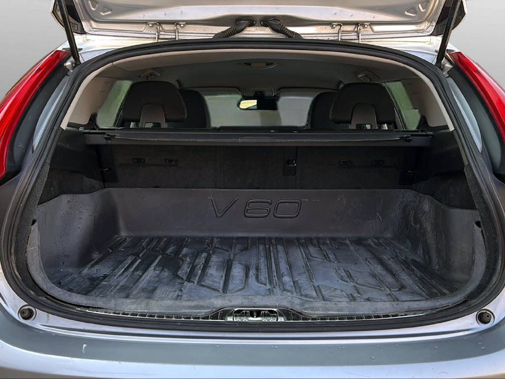 VOLVO V60 2.0 D4 Momentum S/S-image-12