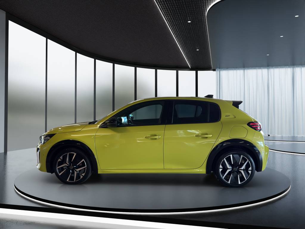 PEUGEOT 208 1.2 MHEV 145 GT-image-2