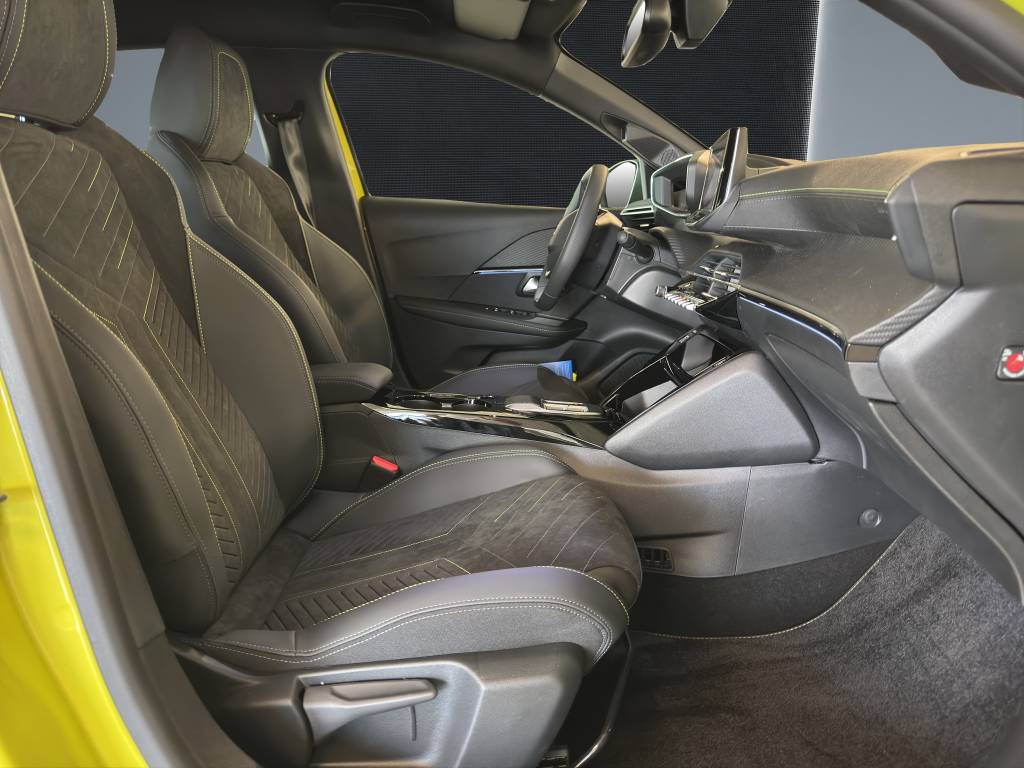 PEUGEOT 208 1.2 MHEV 145 GT-image-10