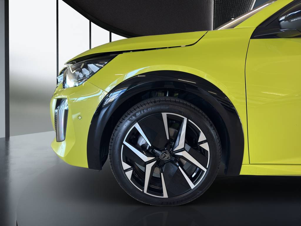 PEUGEOT 208 1.2 MHEV 145 GT-image-15