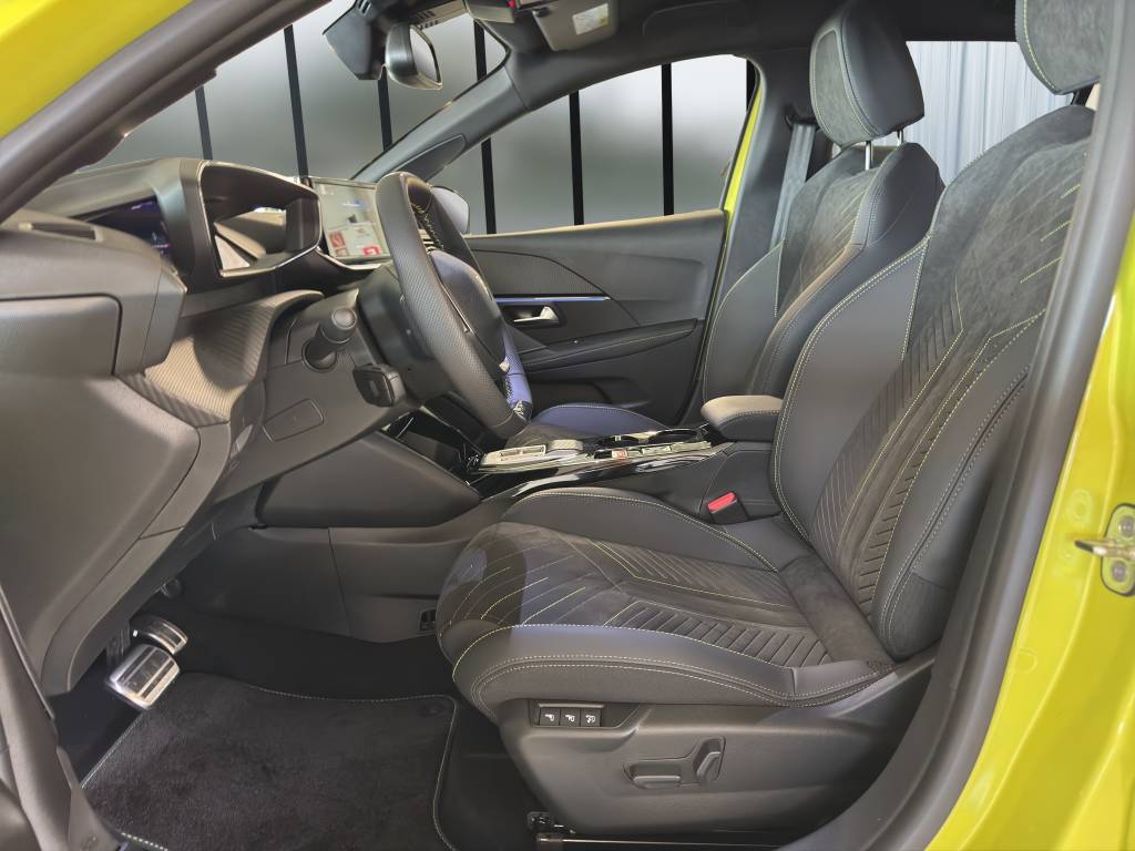 PEUGEOT 208 1.2 MHEV 145 GT-image-7