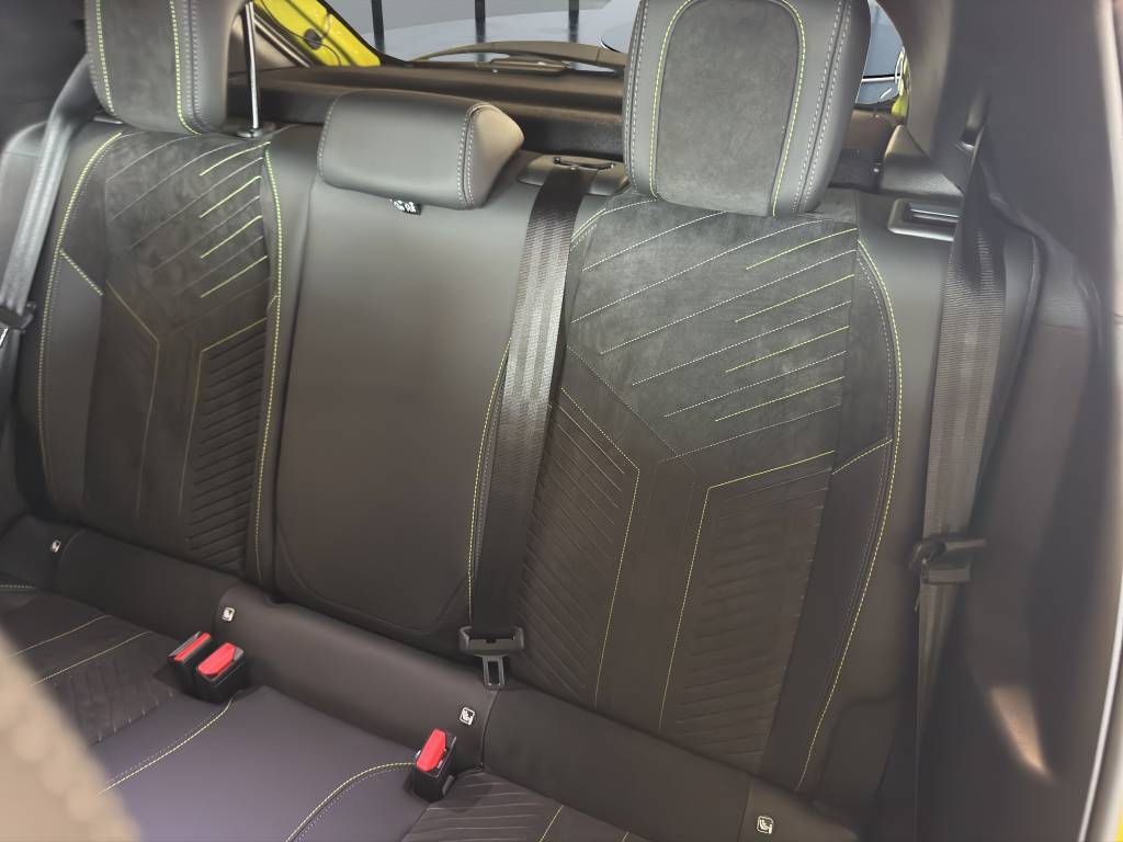 PEUGEOT 208 1.2 MHEV 145 GT-image-8