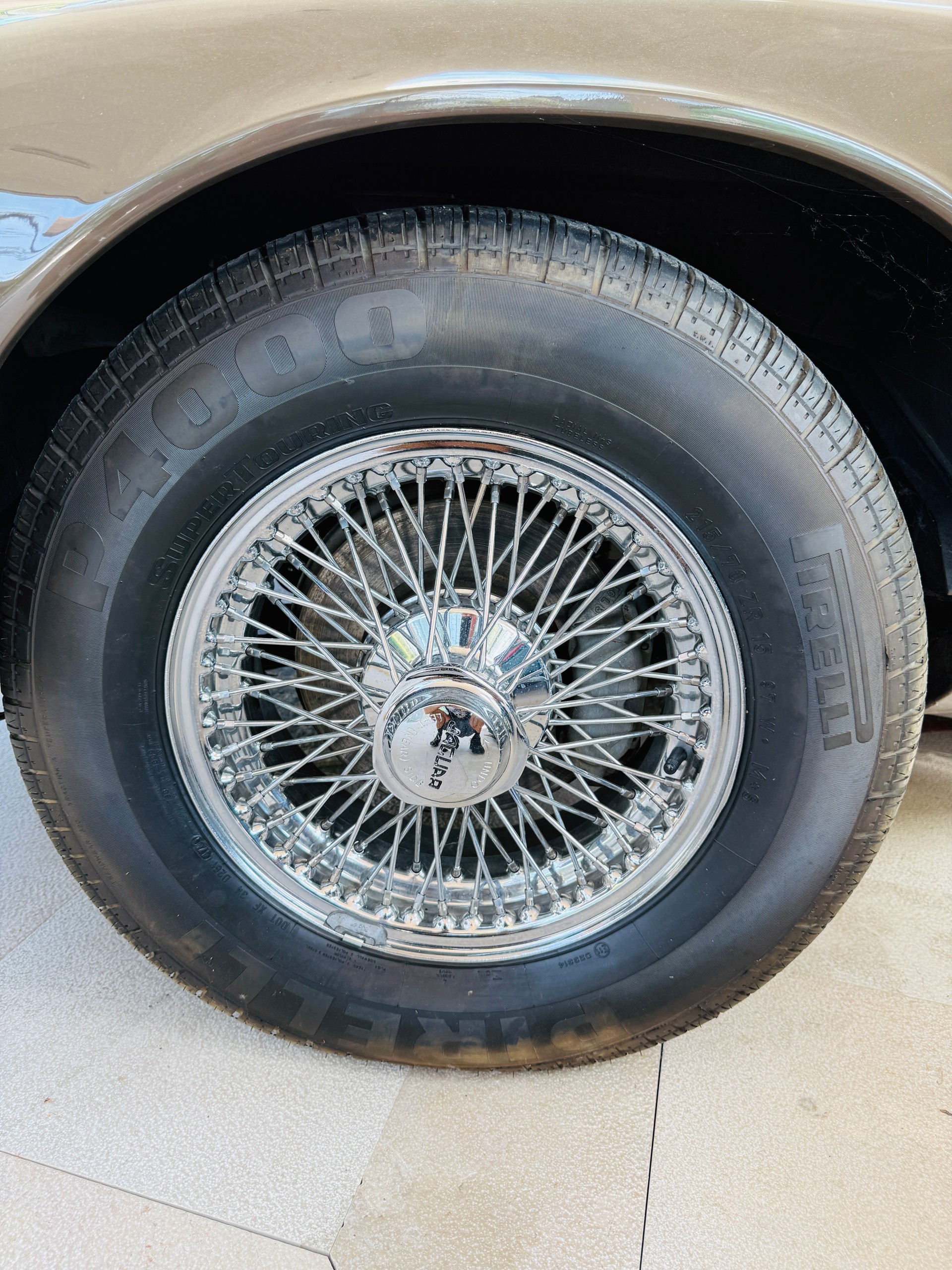 JAGUAR E Series 3-V12 Roadster Veteranenfahrzeug-image-14