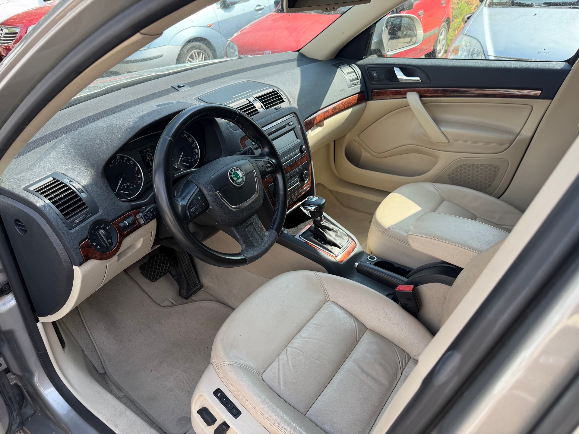 SKODA Octavia Combi 1.6 TDI Clever DSG-image-6