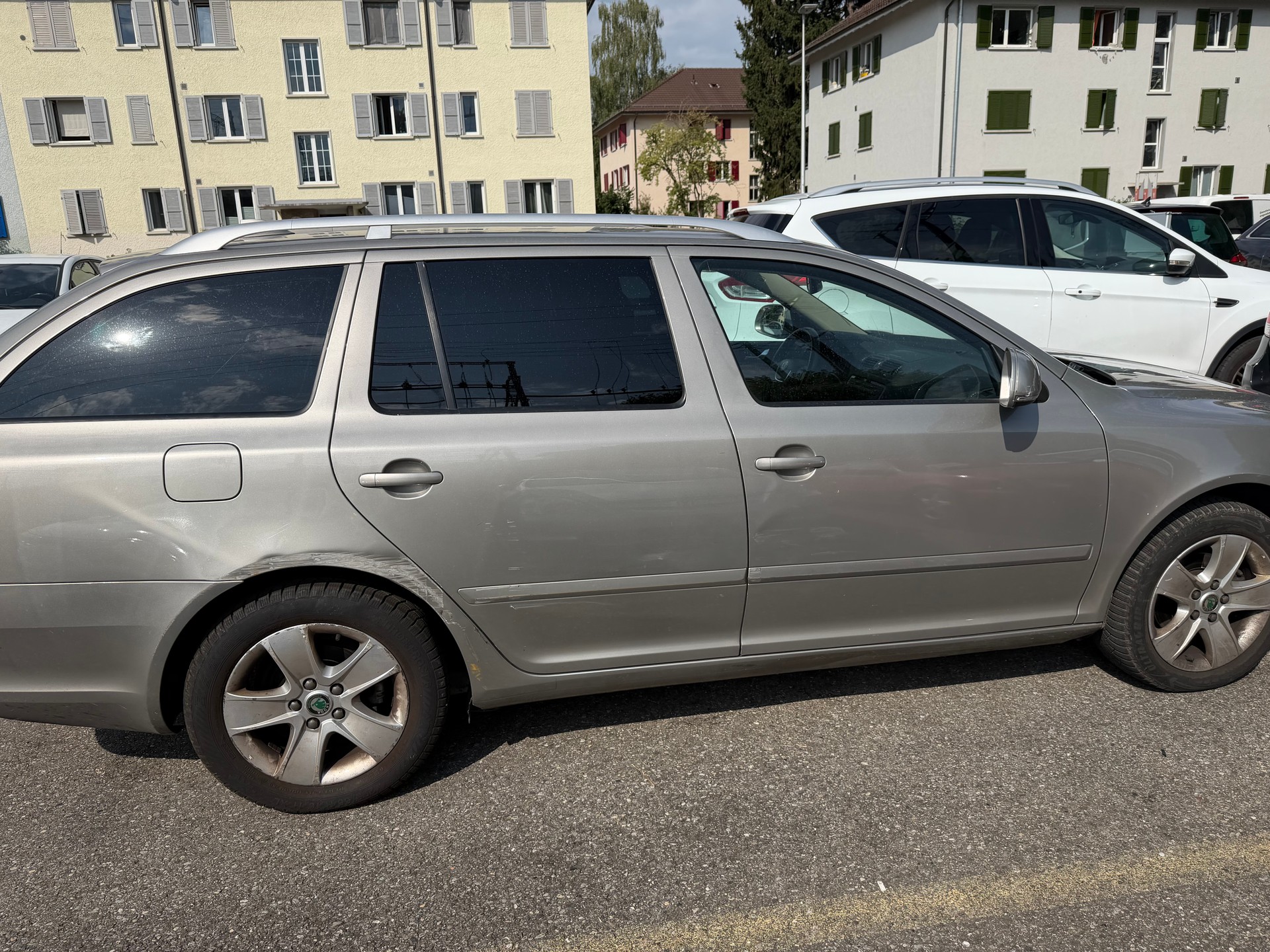 SKODA Octavia Combi 1.6 TDI Clever DSG-image-4