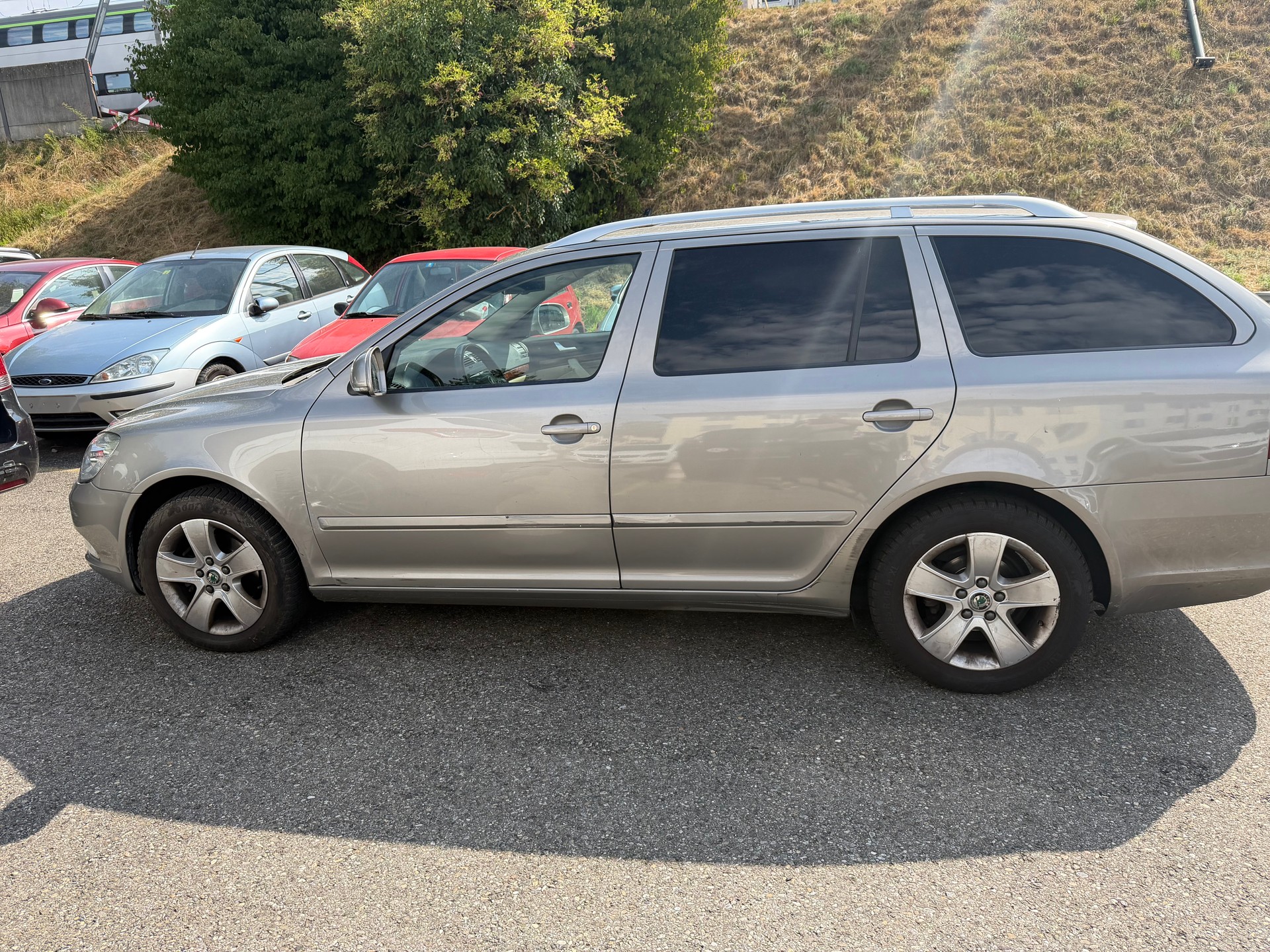SKODA Octavia Combi 1.6 TDI Clever DSG-image-2