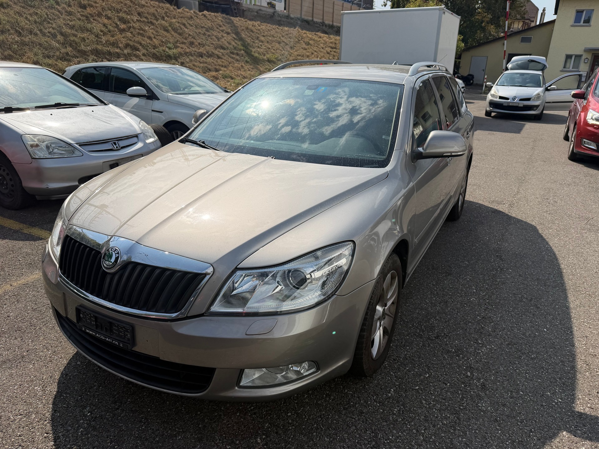 SKODA Octavia Combi 1.6 TDI Clever DSG-image-1