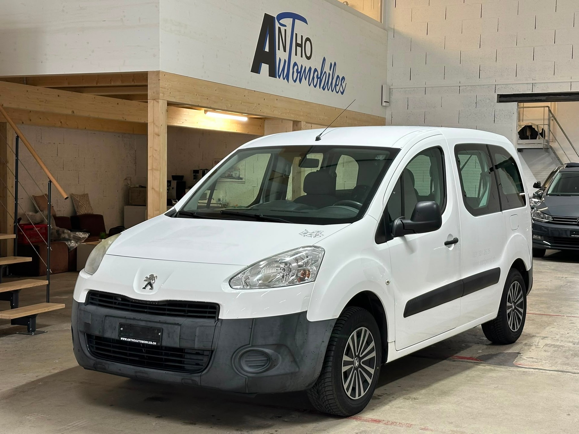 PEUGEOT Partner 1.6 Active-image-0