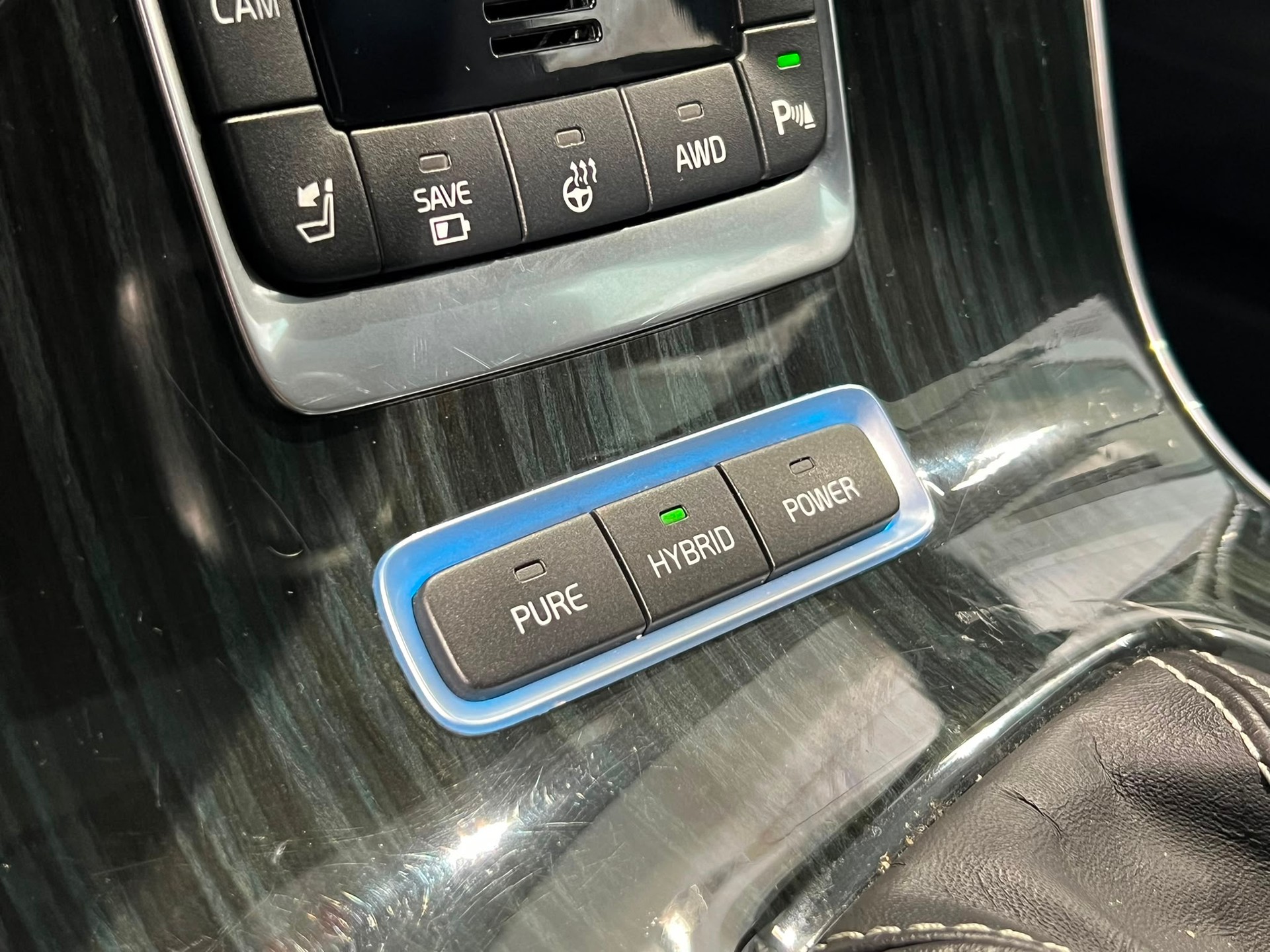VOLVO V60 D6 AWD Plug-in Hybrid Summum Geartronic 215 PS-image-12