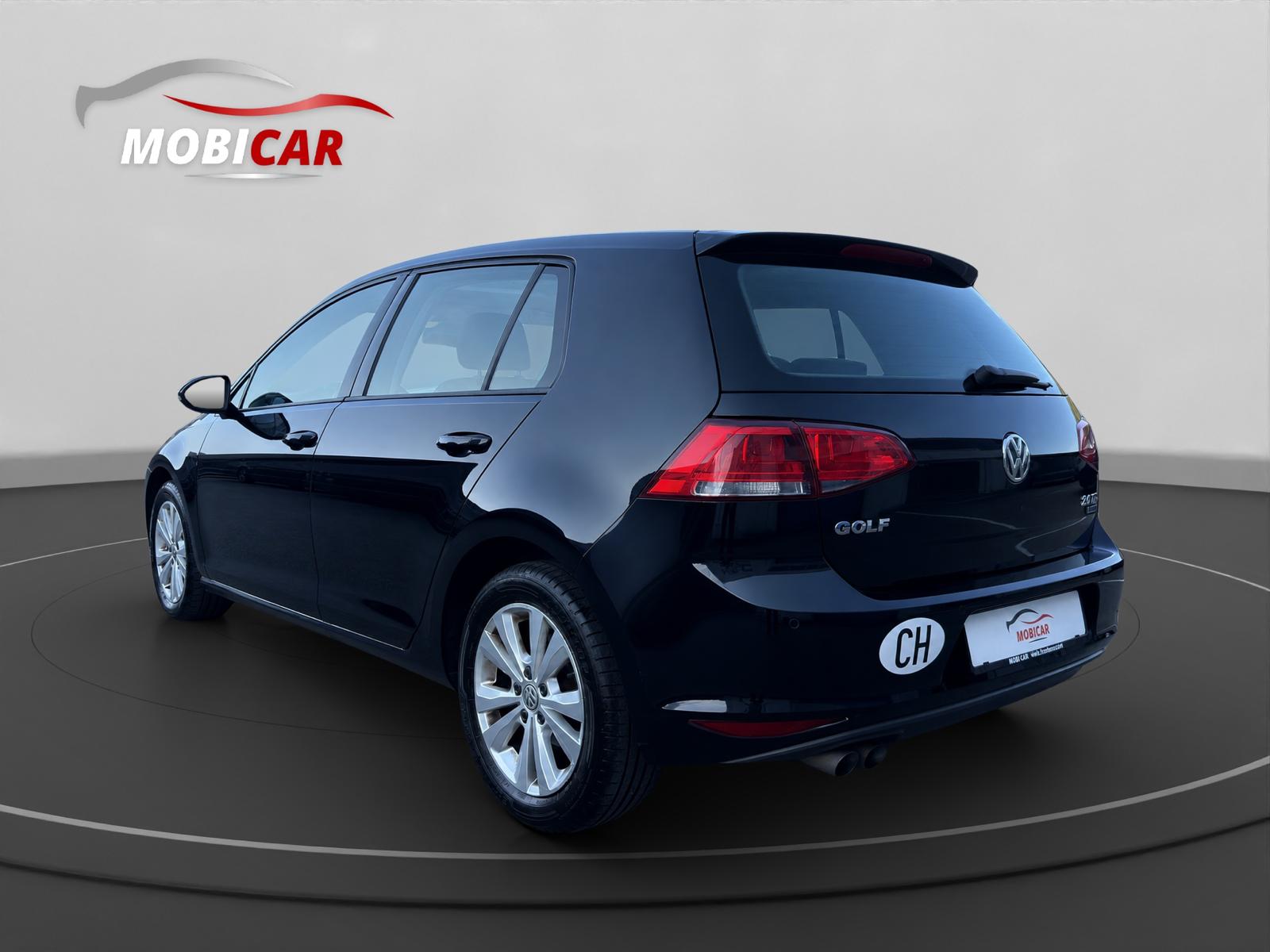 VW Golf 2.0 TDI Comfortline DSG-image-2