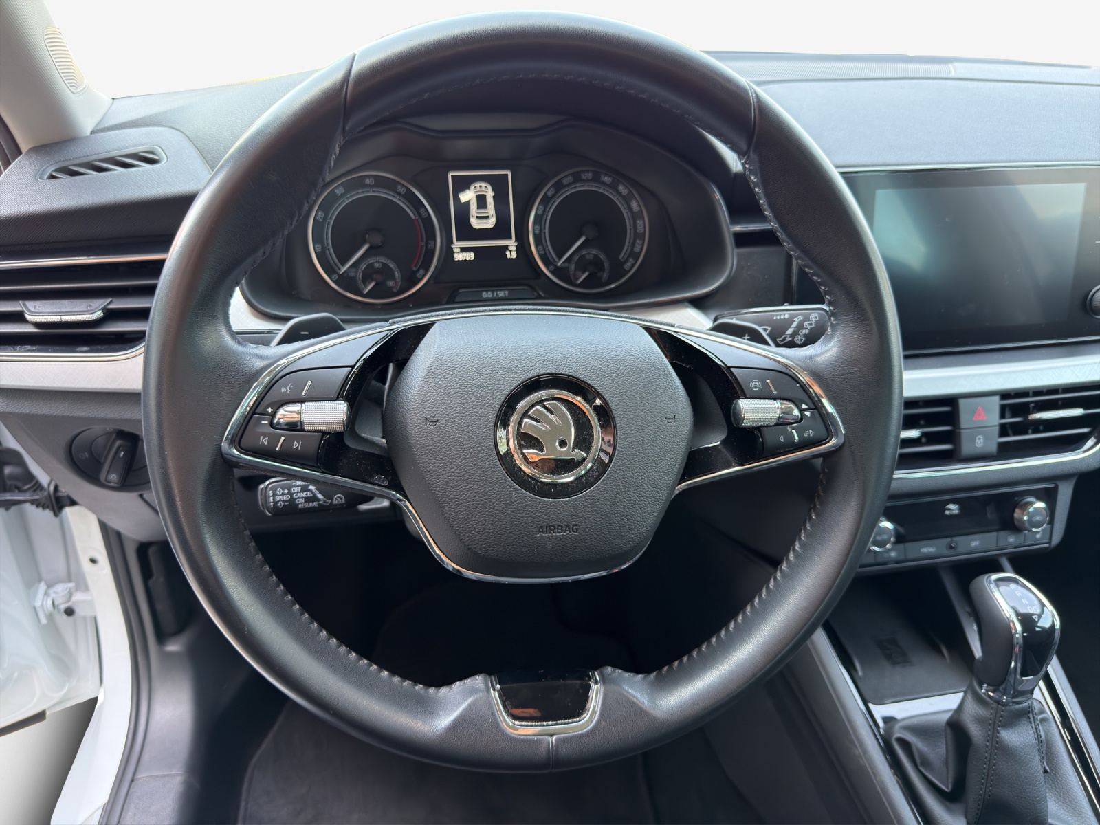 SKODA Kamiq 1.5 TSI Tour DSG-image-9