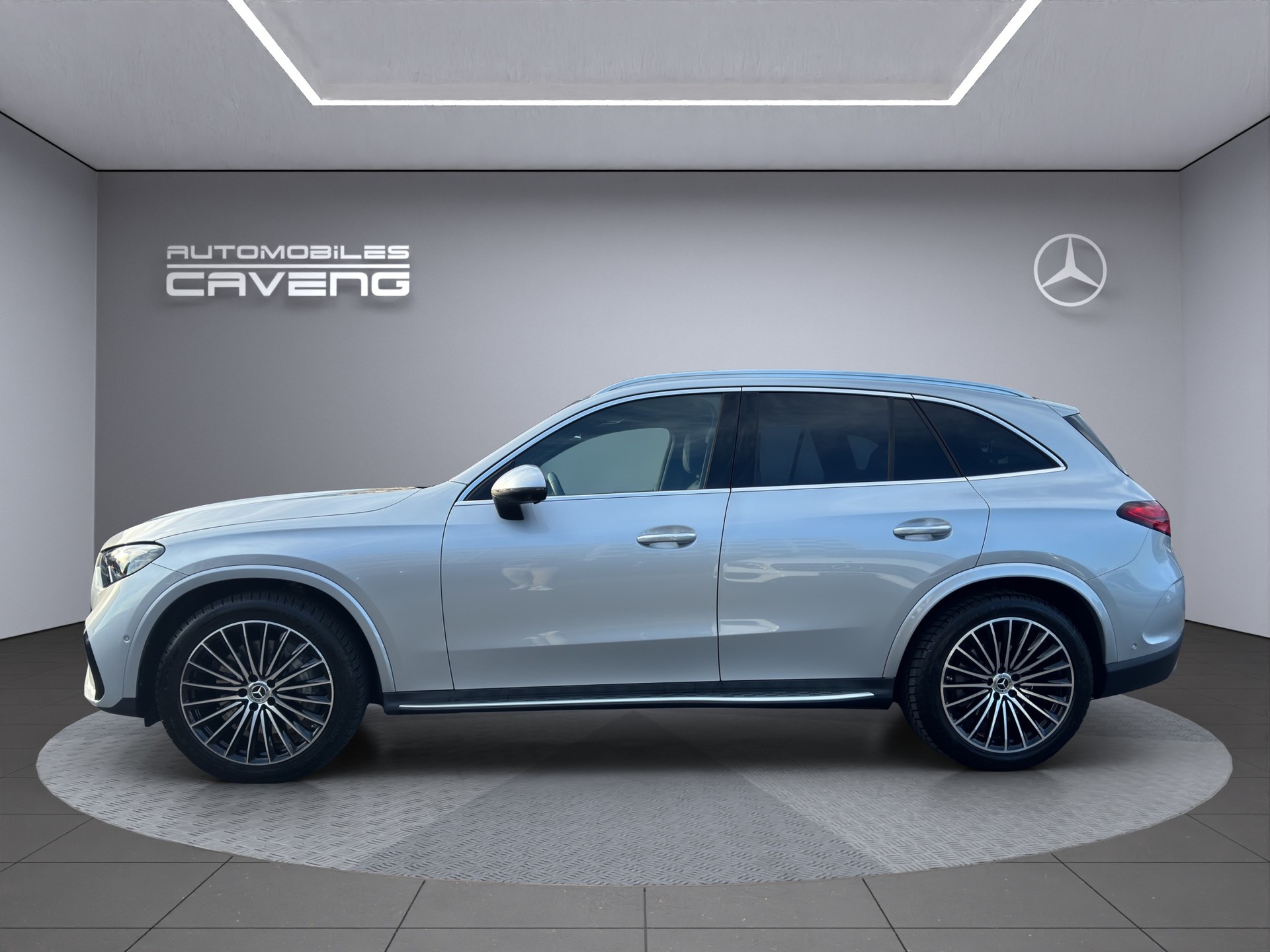 MERCEDES-BENZ GLC 300 4Matic AMG Line 9G-Tronic-image-1