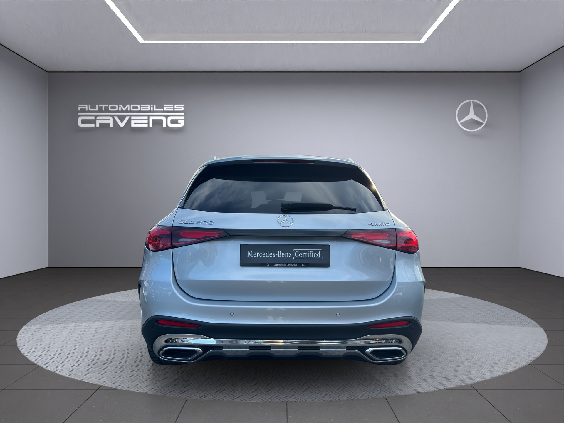 MERCEDES-BENZ GLC 300 4Matic AMG Line 9G-Tronic-image-3