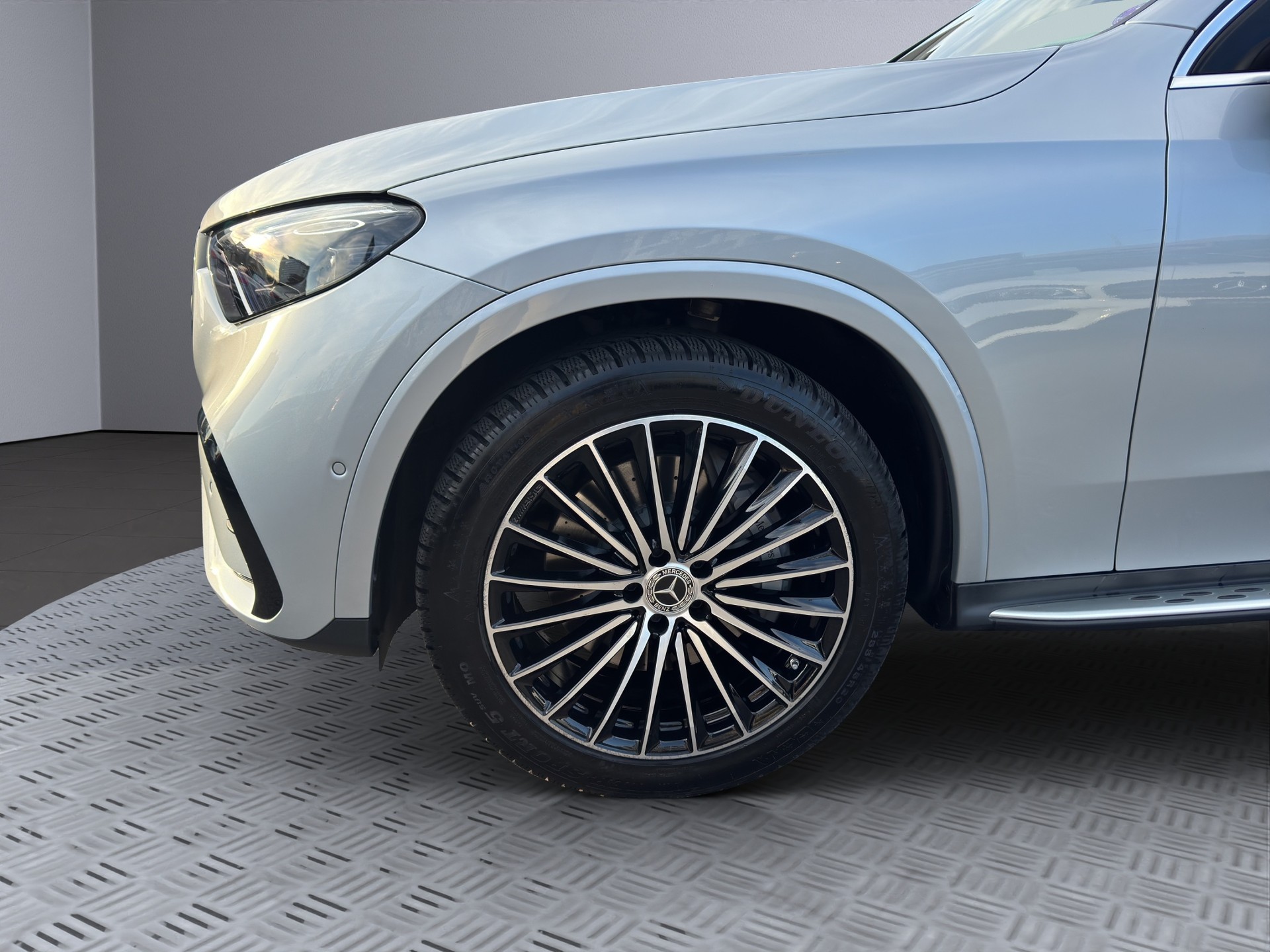 MERCEDES-BENZ GLC 300 4Matic AMG Line 9G-Tronic-image-8