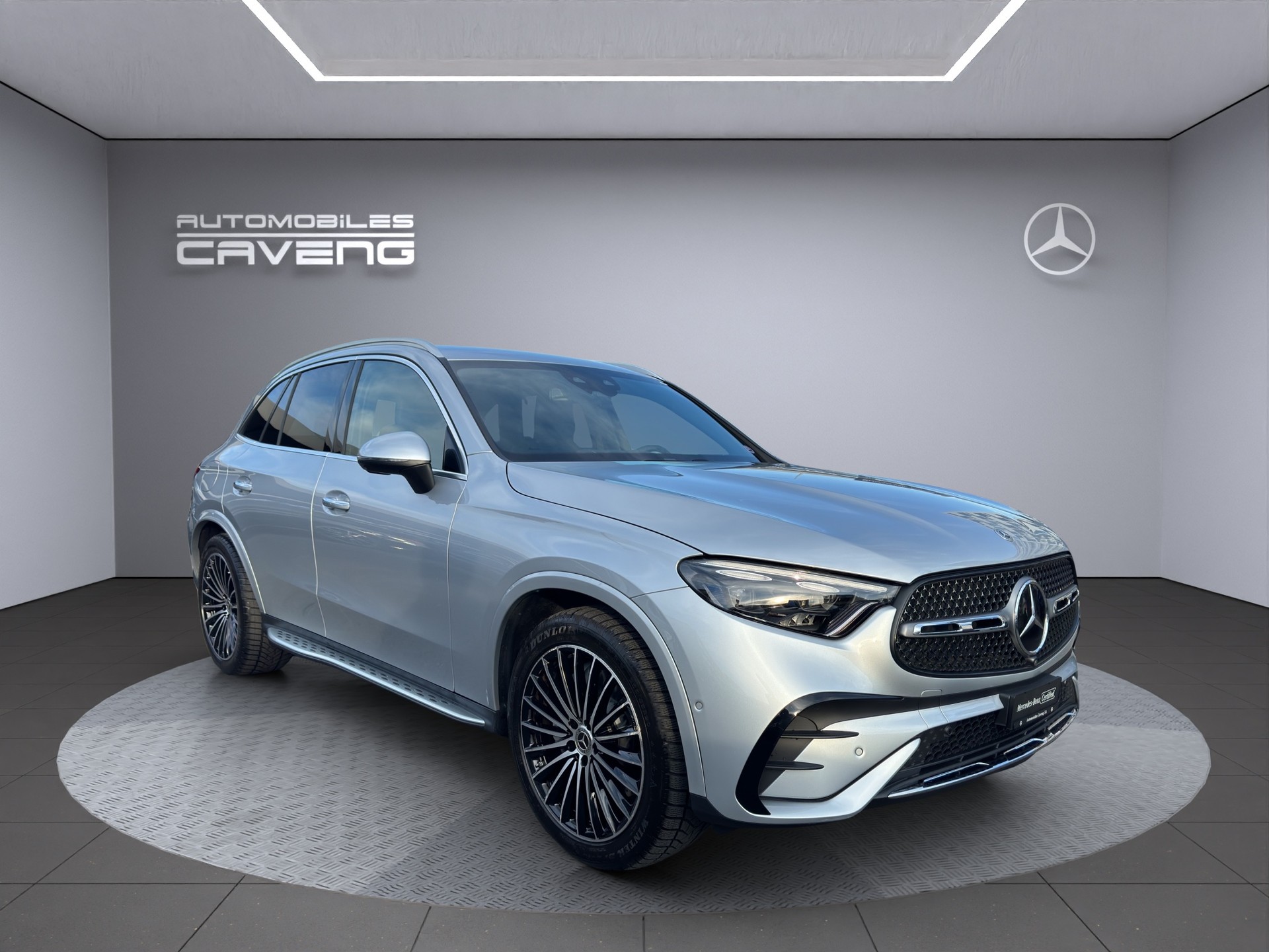 MERCEDES-BENZ GLC 300 4Matic AMG Line 9G-Tronic-image-6