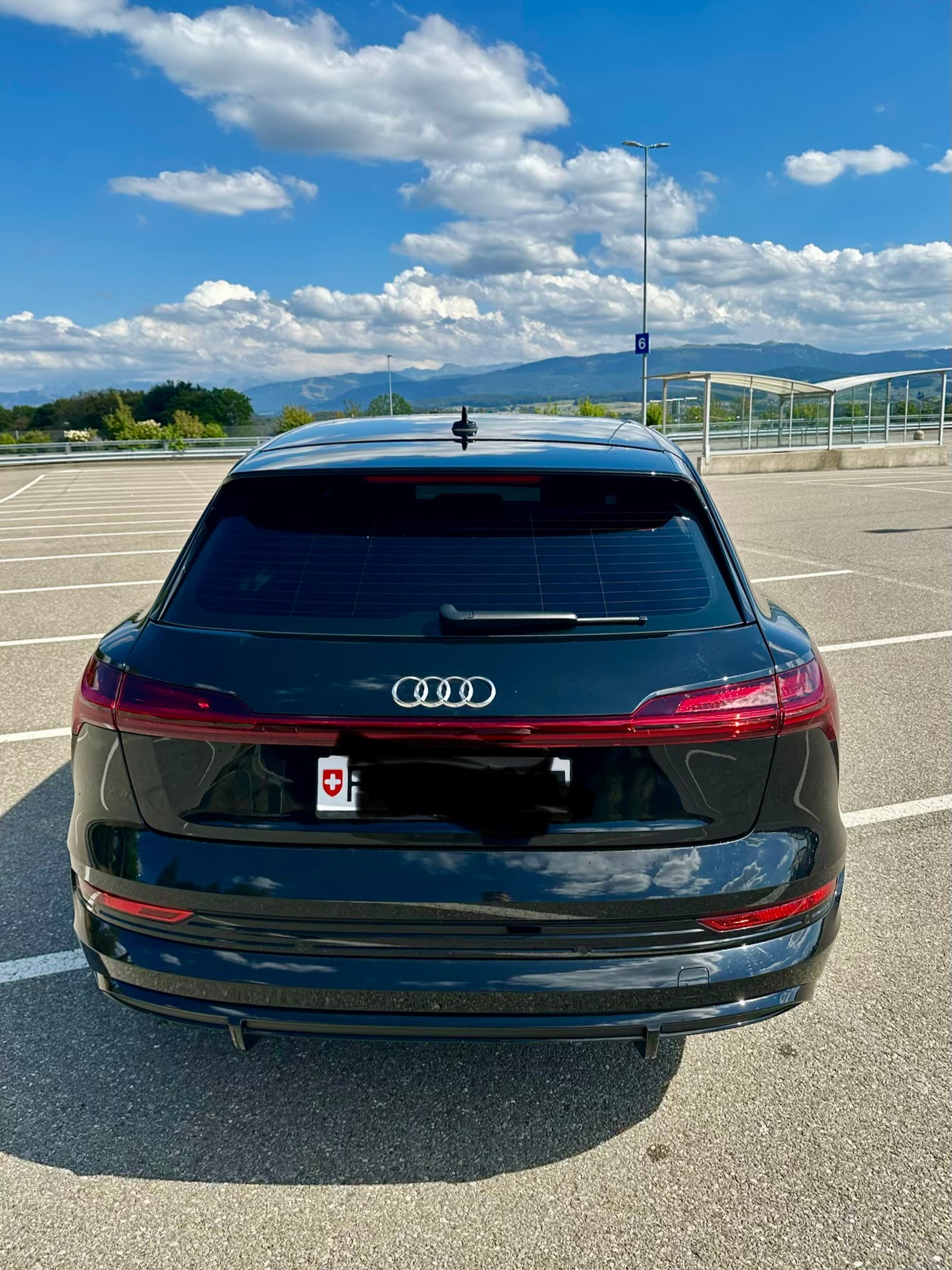 AUDI E-Tron 50 S Line Attraction quattro **LEASING POSSIBLE**-image-2