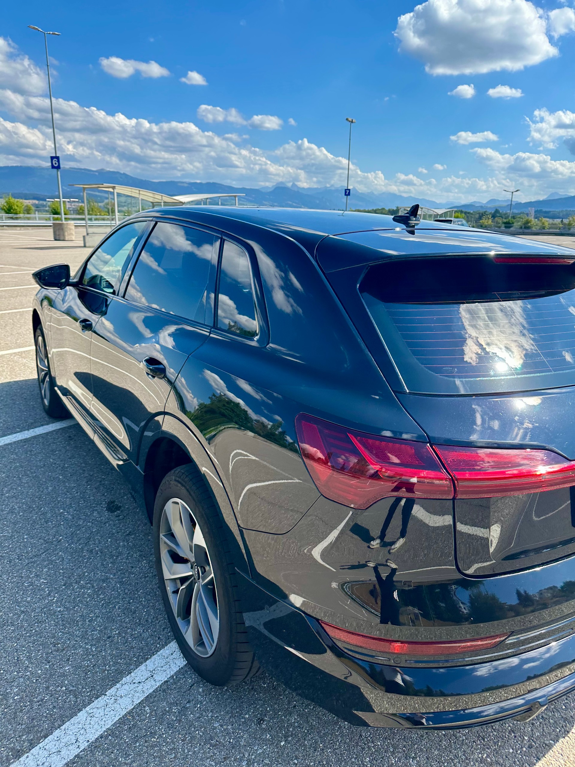 AUDI E-Tron 50 S Line Attraction quattro **LEASING POSSIBLE**-image-3