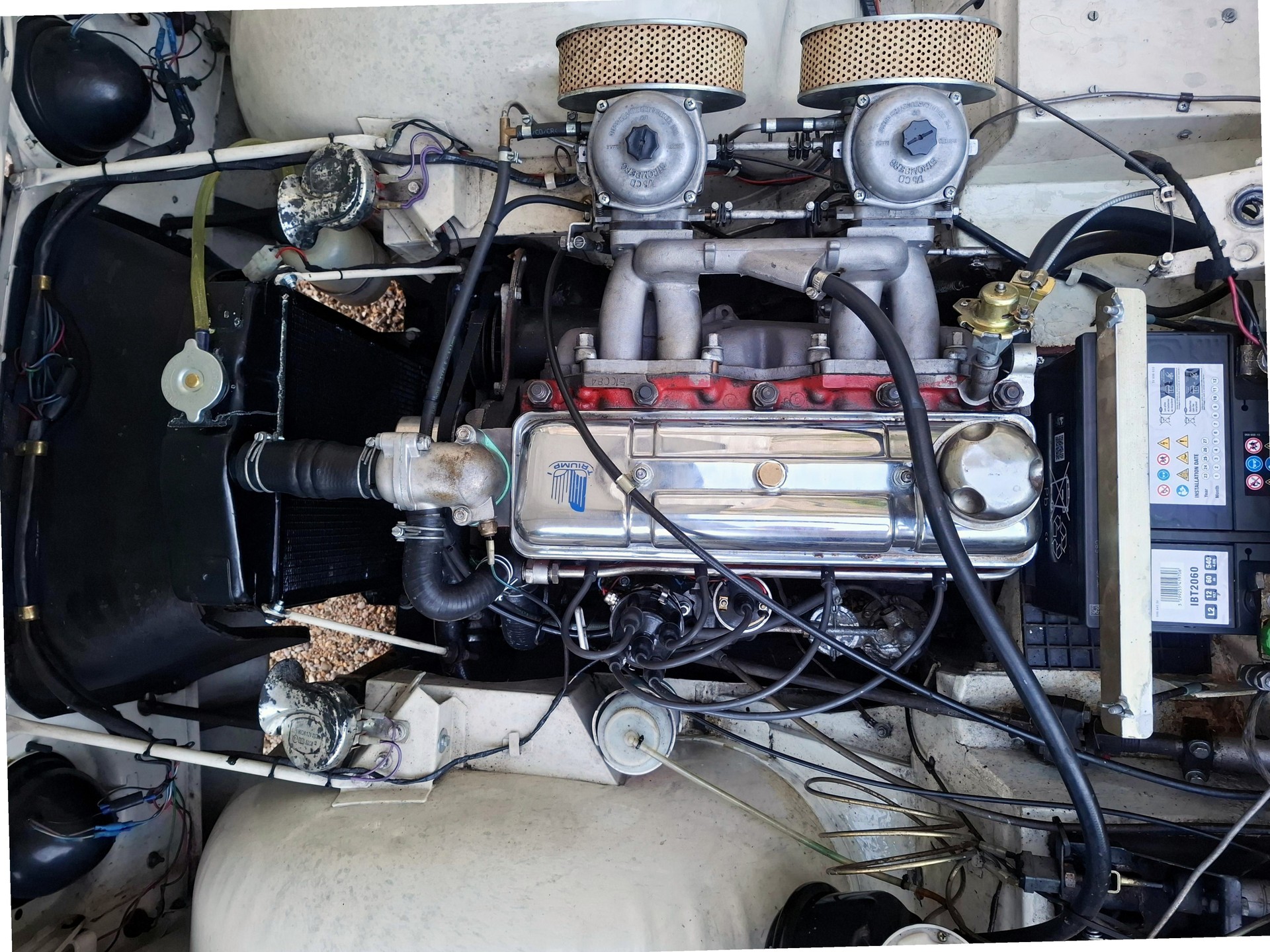 TRIUMPH TR4-image-3