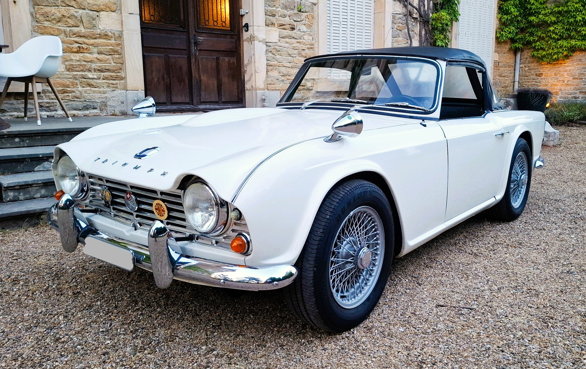 TRIUMPH TR4-image-0