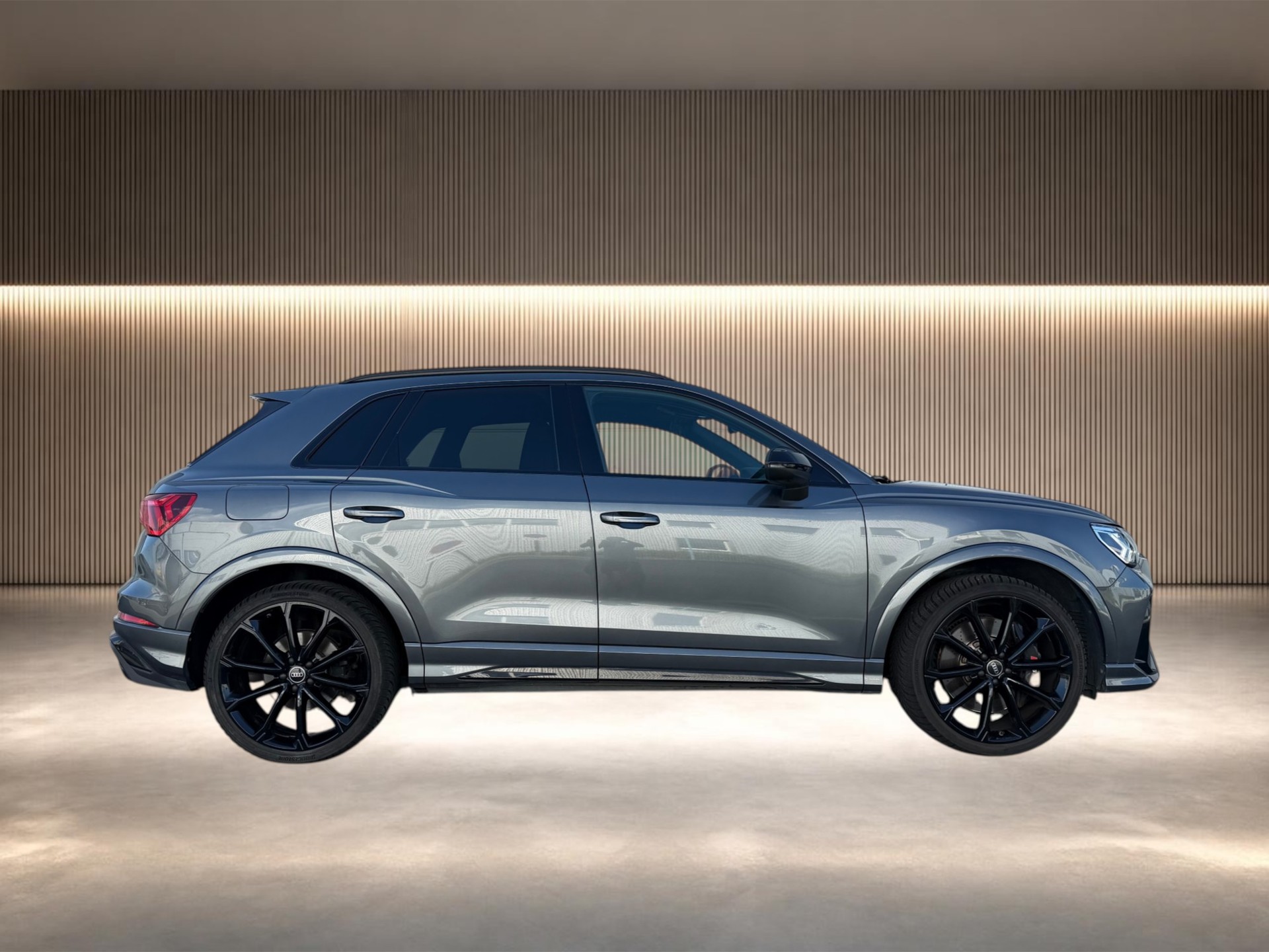 AUDI RS Q3 2.5 TFSI quattro S tronic – Garantie constructeur + Service jusqu'à 100'000 km-image-3