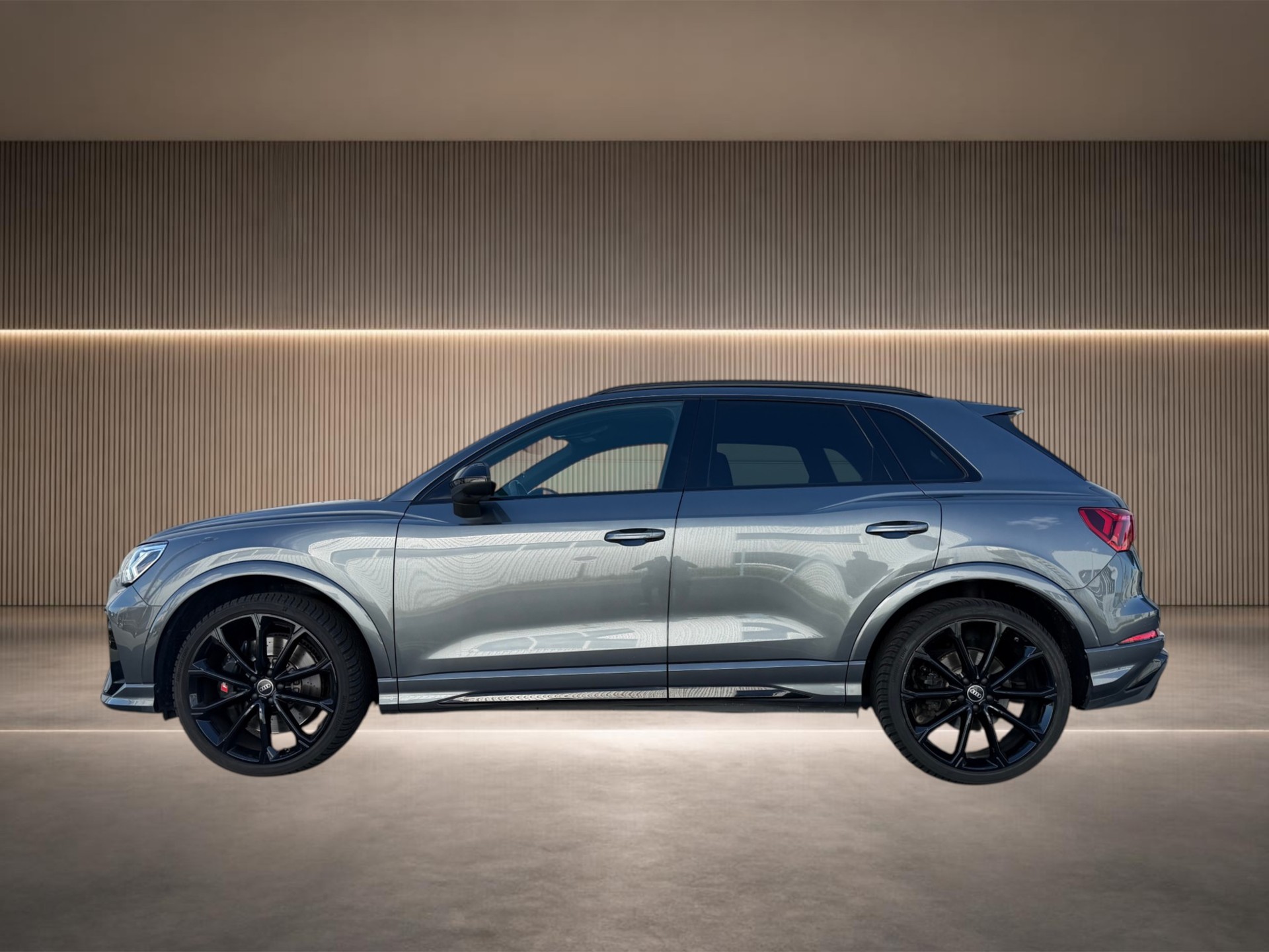 AUDI RS Q3 2.5 TFSI quattro S tronic – Garantie constructeur + Service jusqu'à 100'000 km-image-4