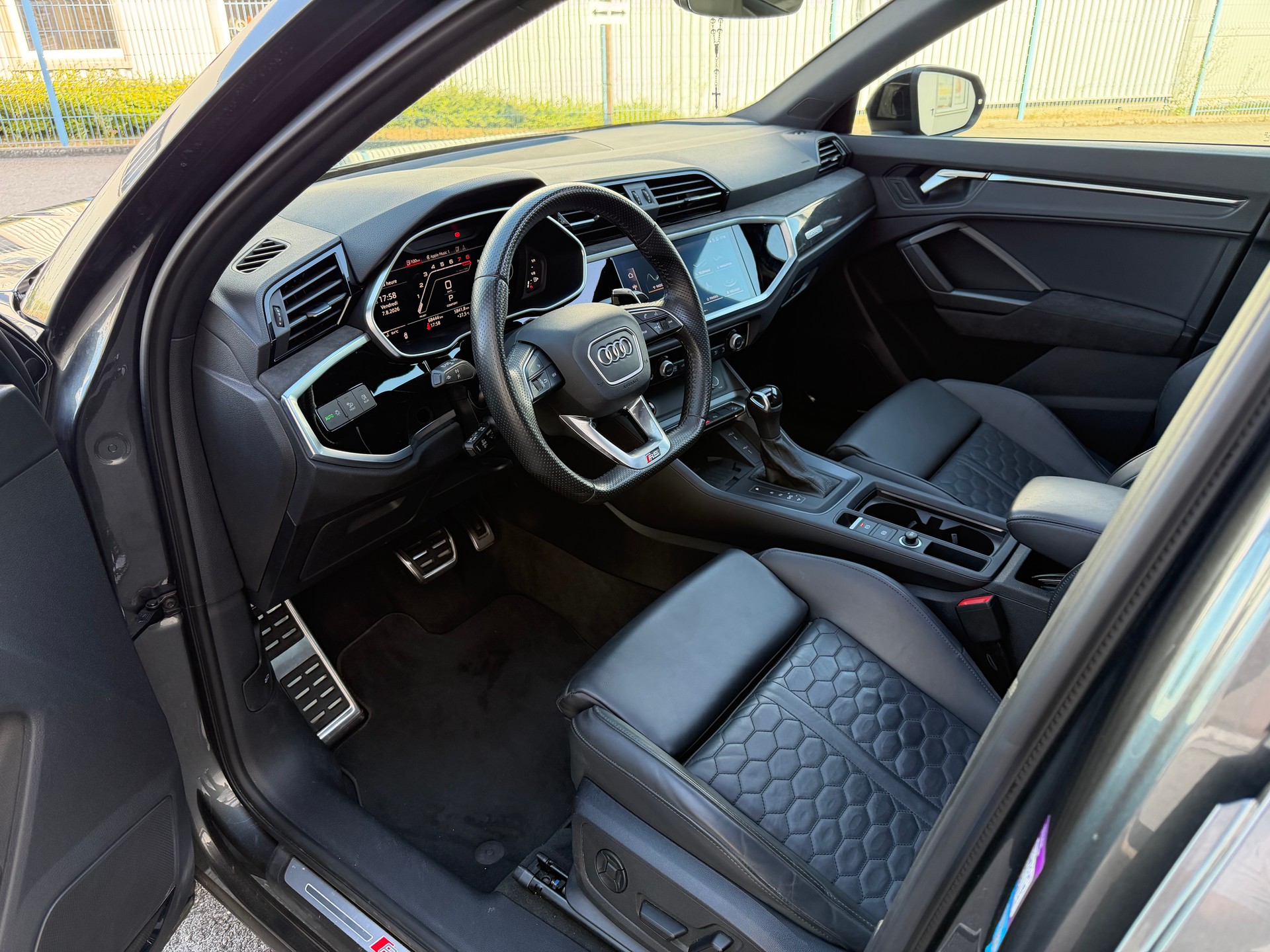 AUDI RS Q3 2.5 TFSI quattro S tronic – Garantie constructeur + Service jusqu'à 100'000 km-image-7