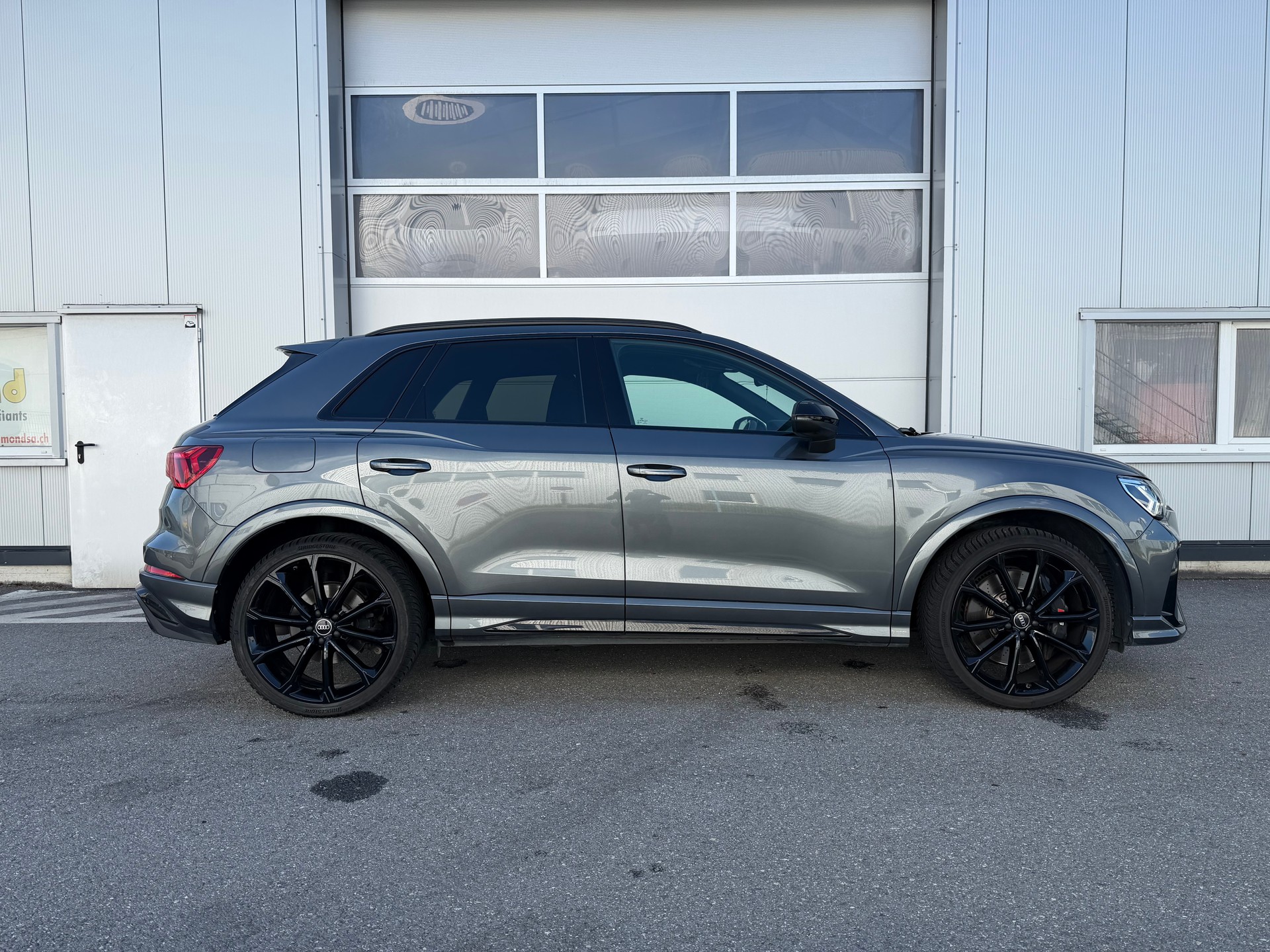 AUDI RS Q3 2.5 TFSI quattro S tronic – Garantie constructeur + Service jusqu'à 100'000 km-image-3