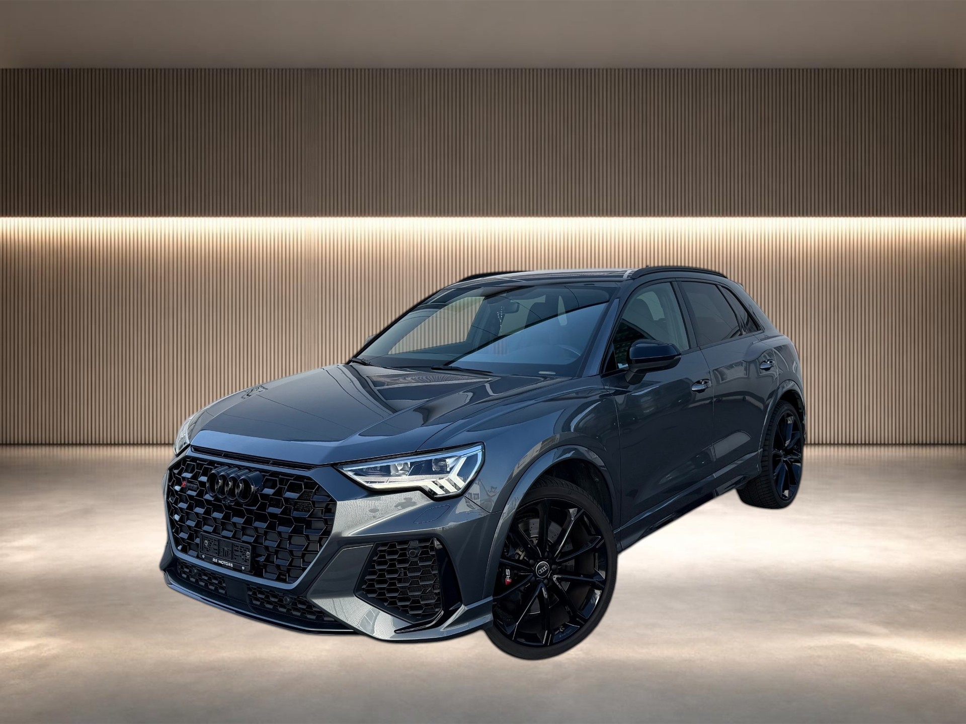 AUDI RS Q3 2.5 TFSI quattro S tronic – Garantie constructeur + Service jusqu'à 100'000 km-image-0