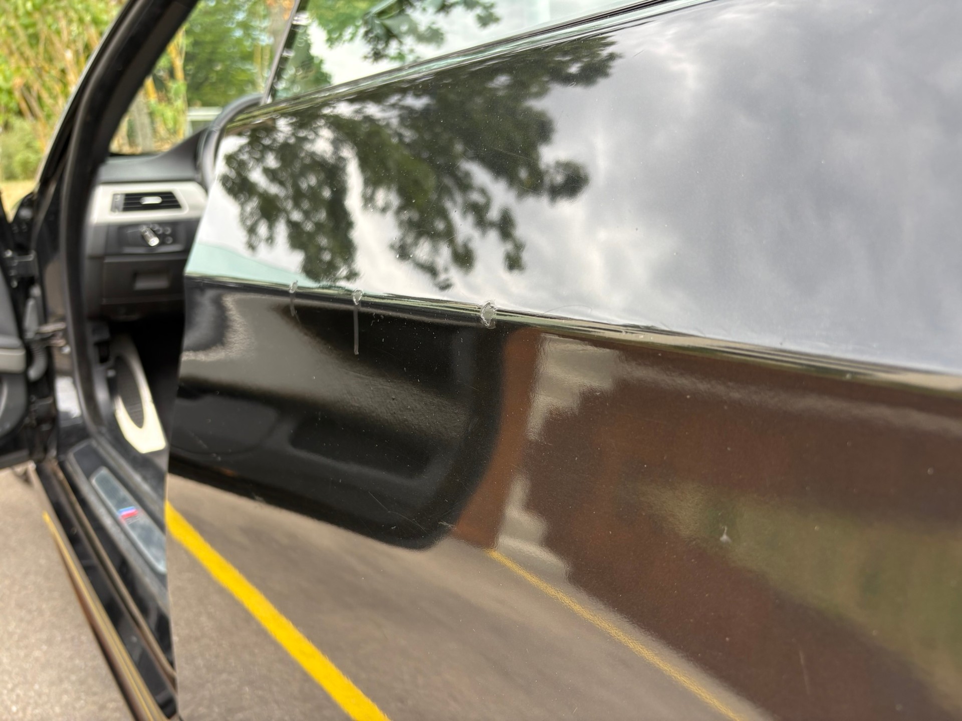 BMW 320i Cabrio-image-4